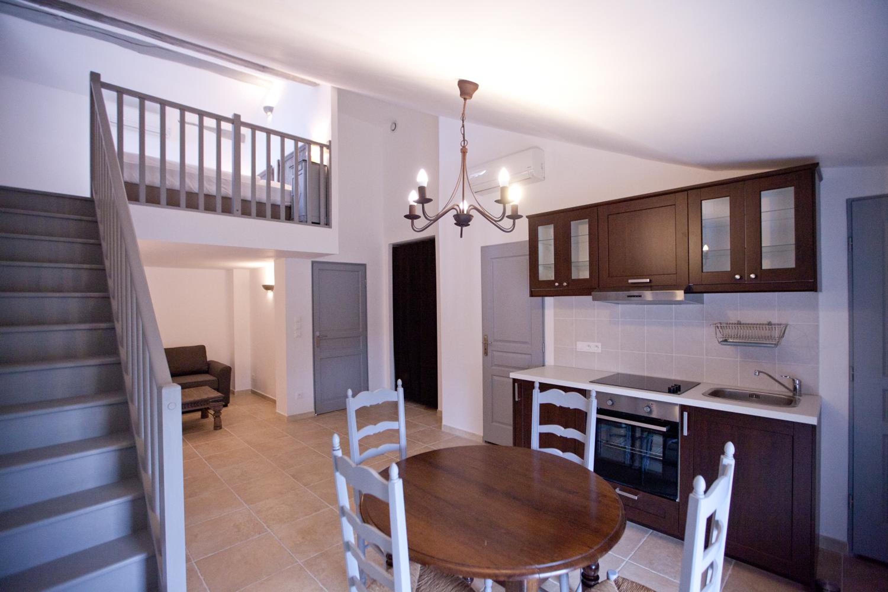 Four-Bedroom House photo 3