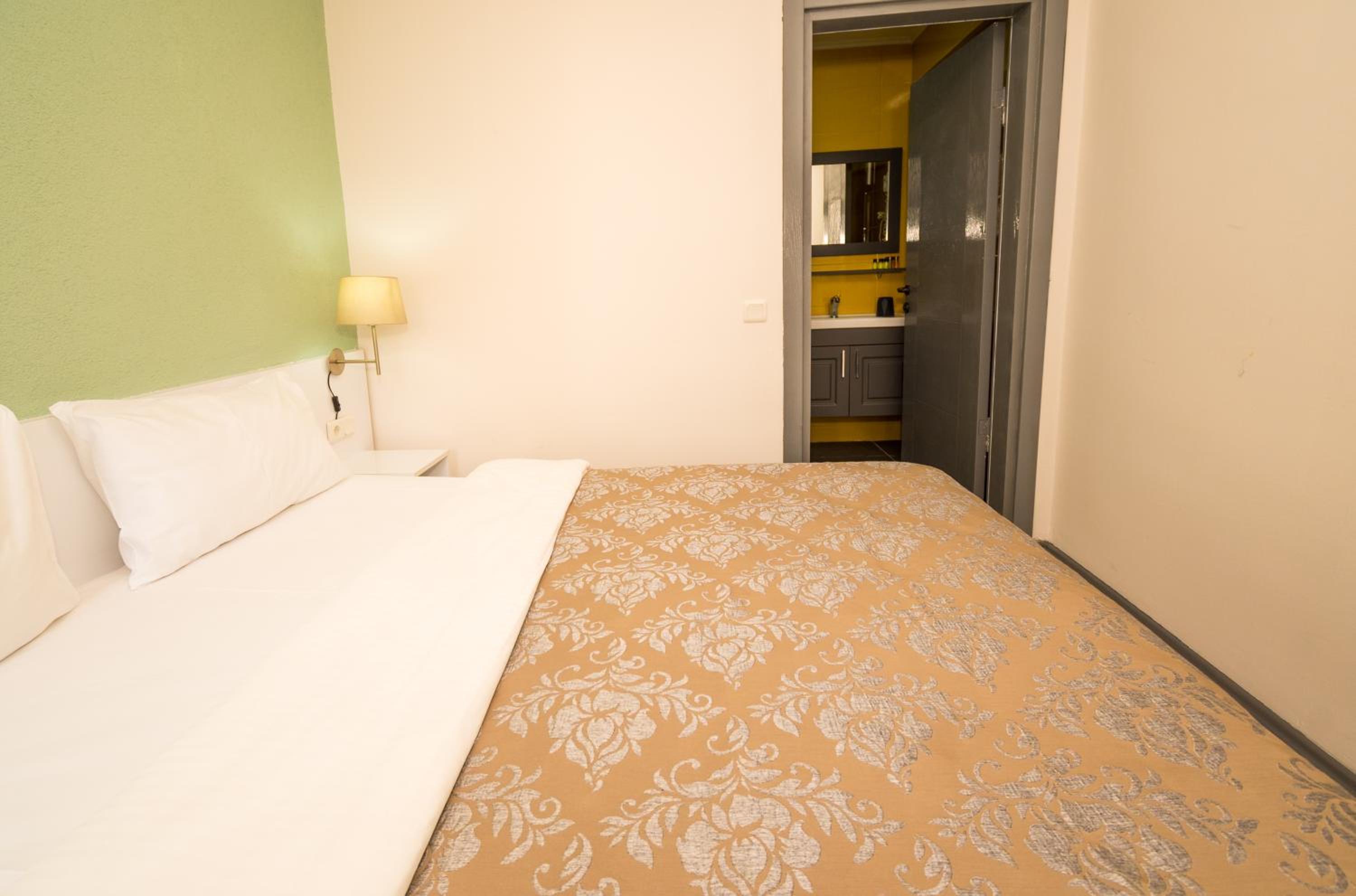 Standard Double Room photo 2