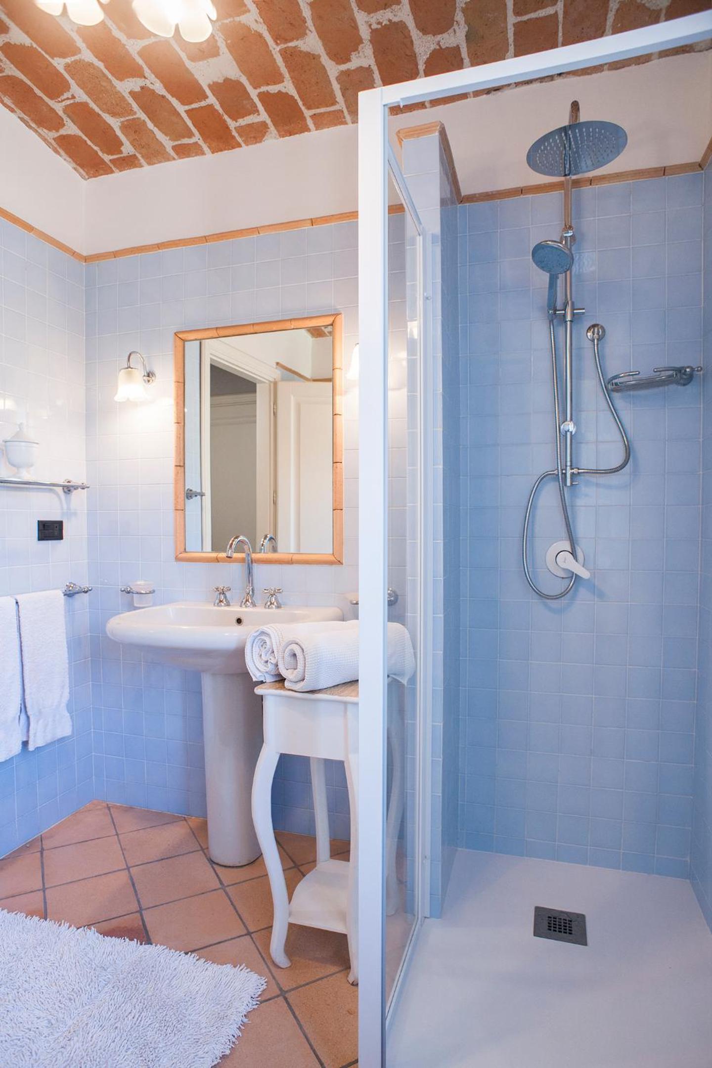 Standard Double Room - Photo 5