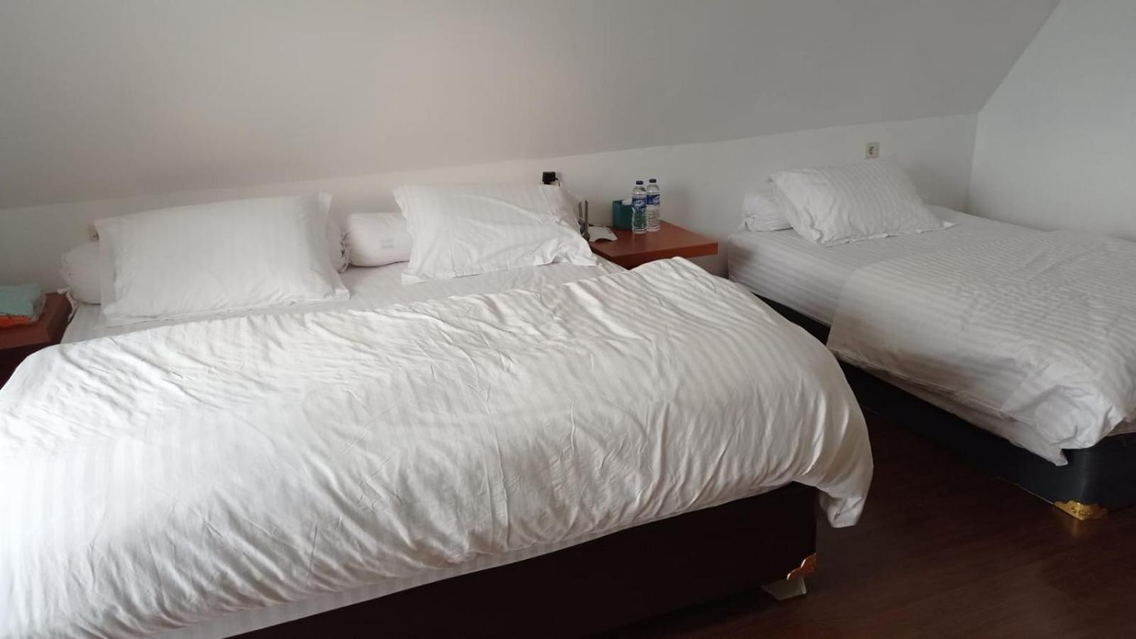 Standard Double Room photo 3