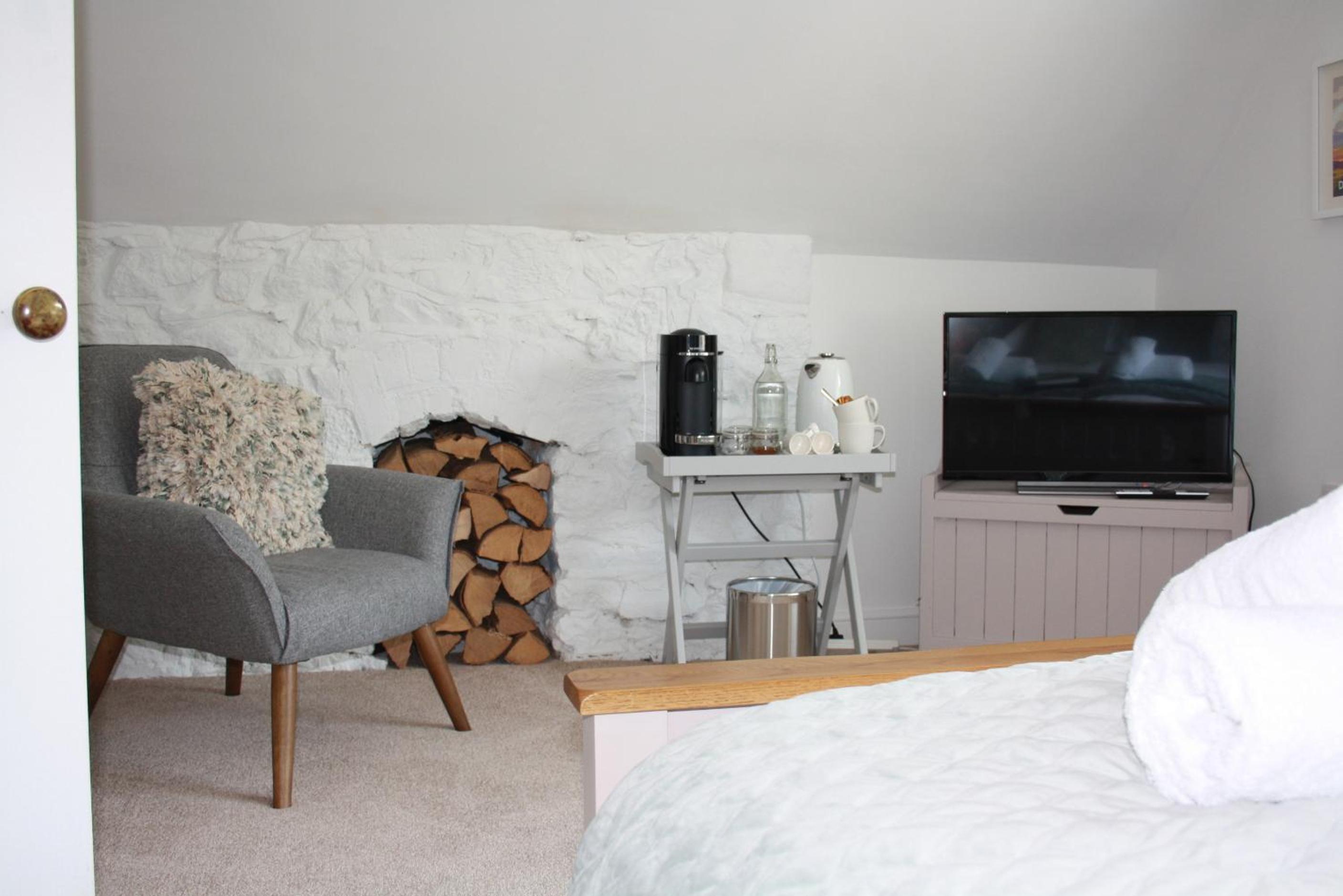 Deluxe Double Room with Shower
