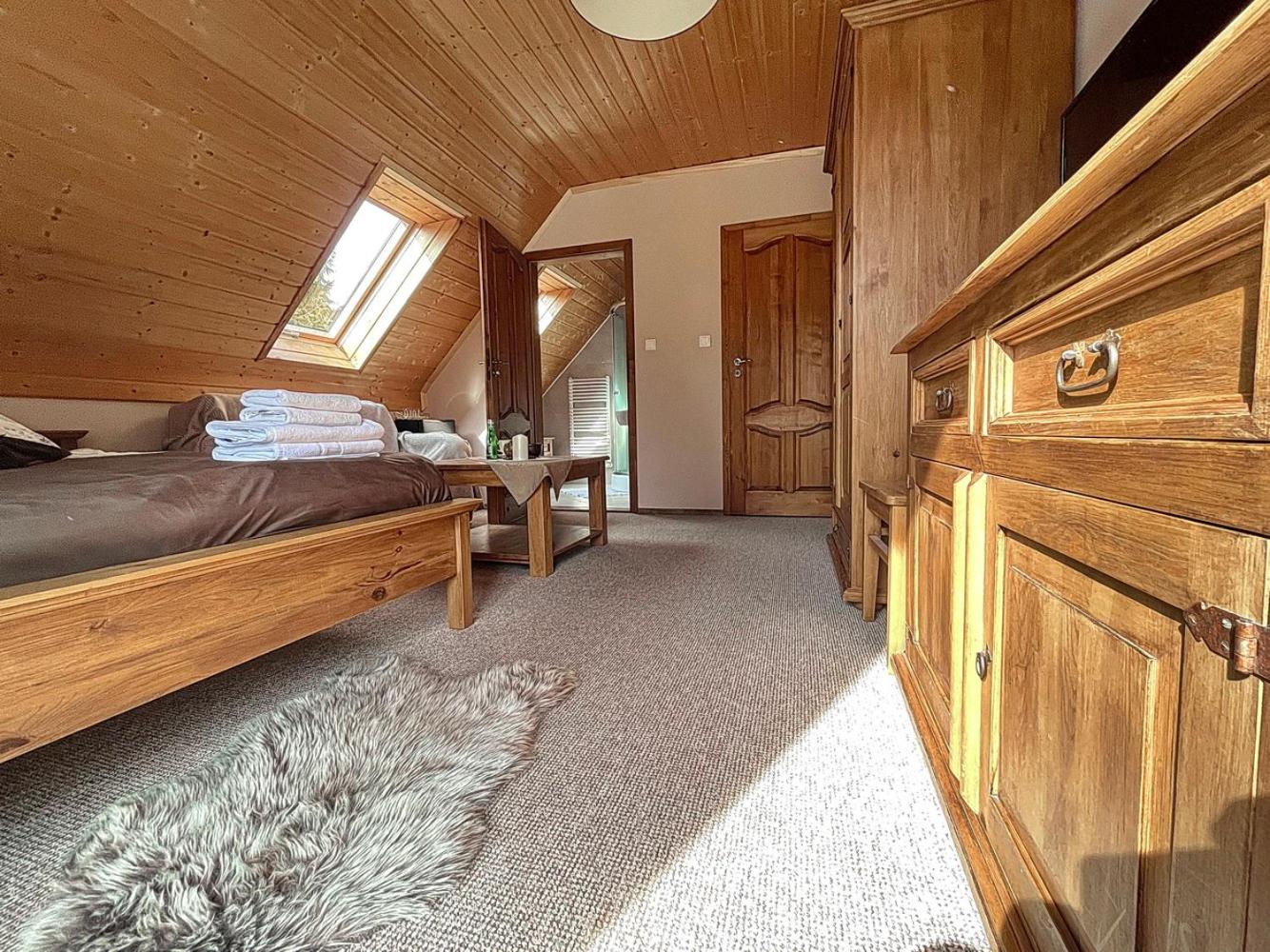 Deluxe Double Room with Extra Bed photo 1
