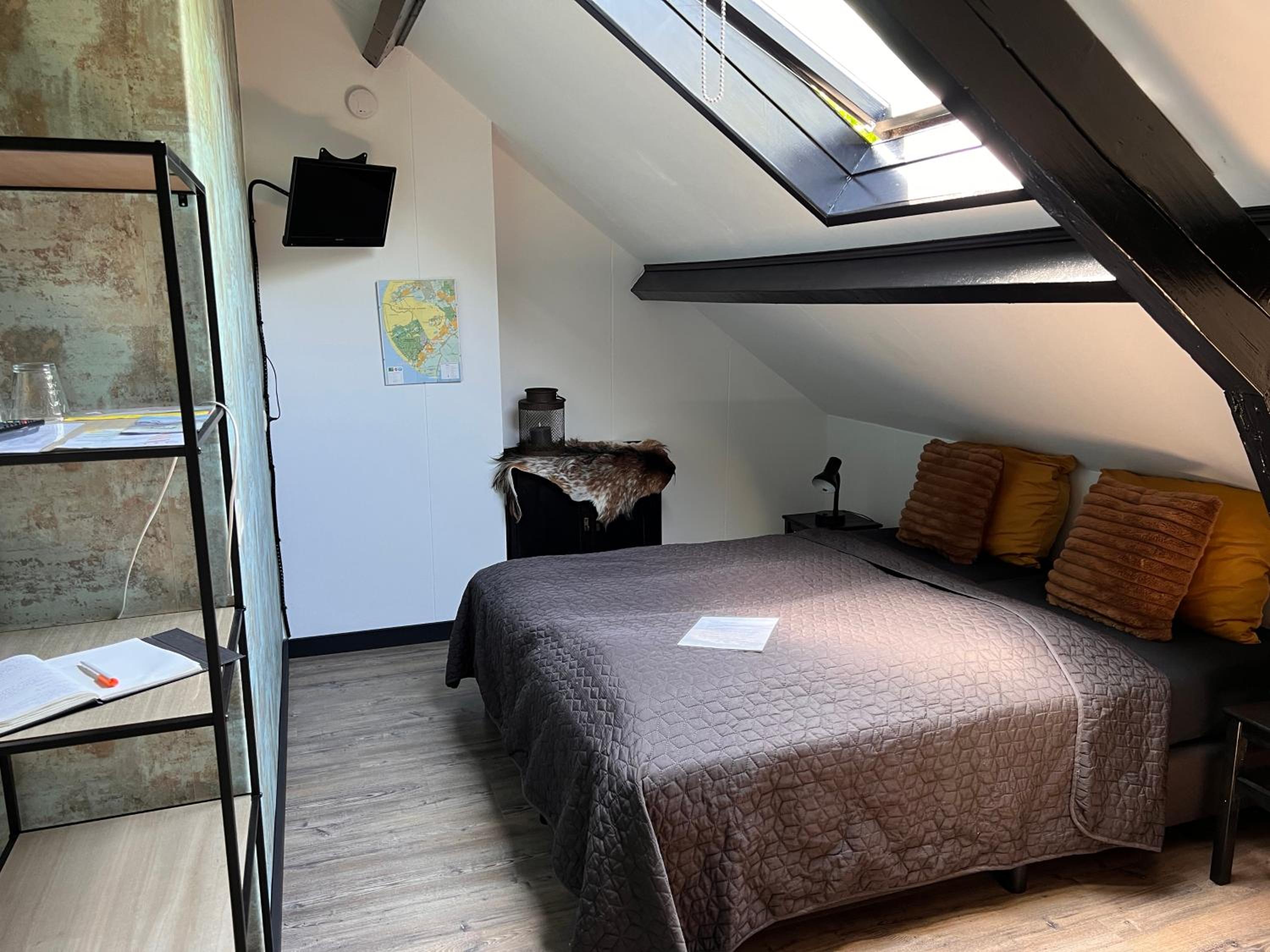 Standard Double Room with Shared Bathroom photo 2