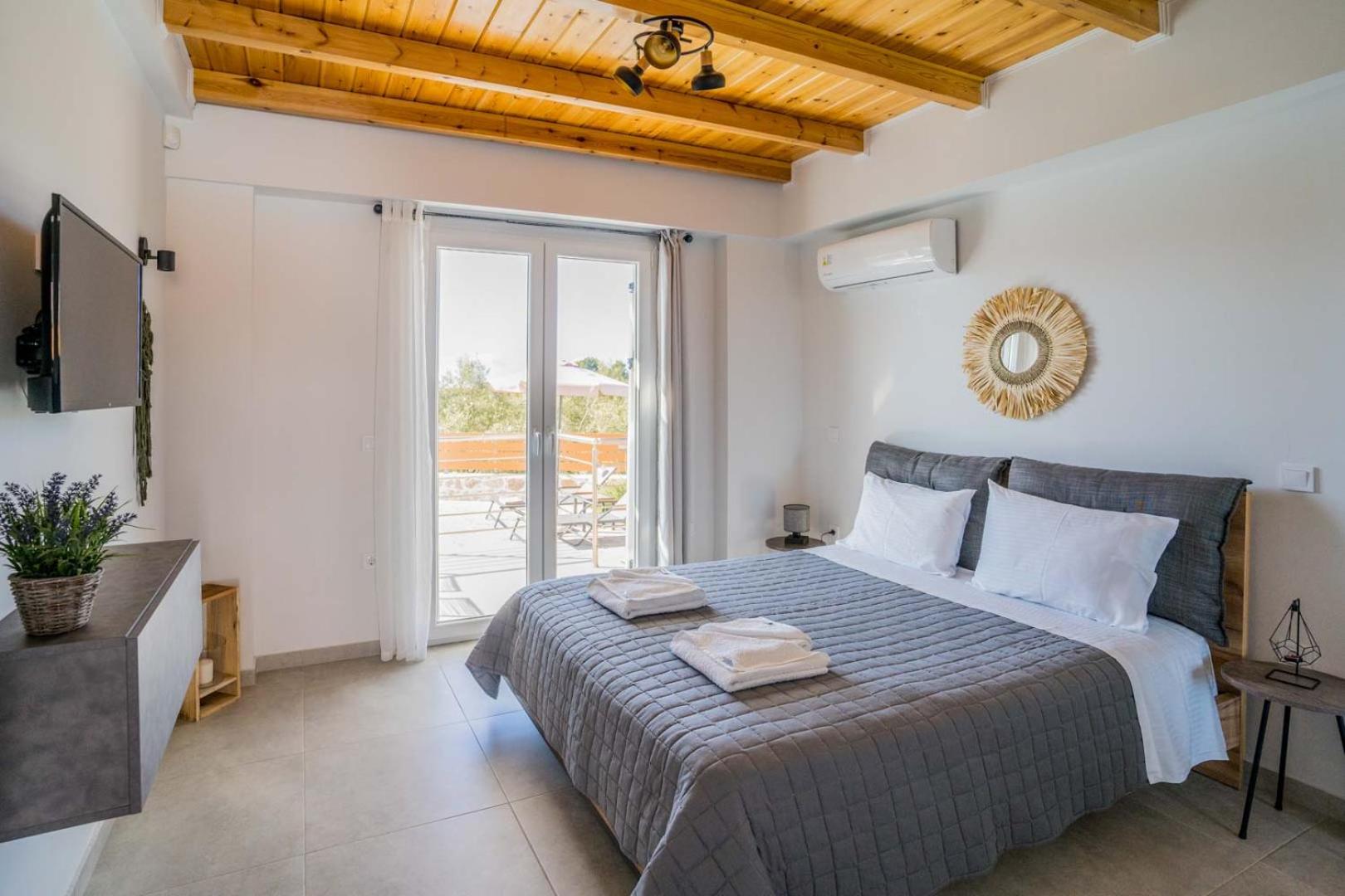 Villa with Private Pool photo 3