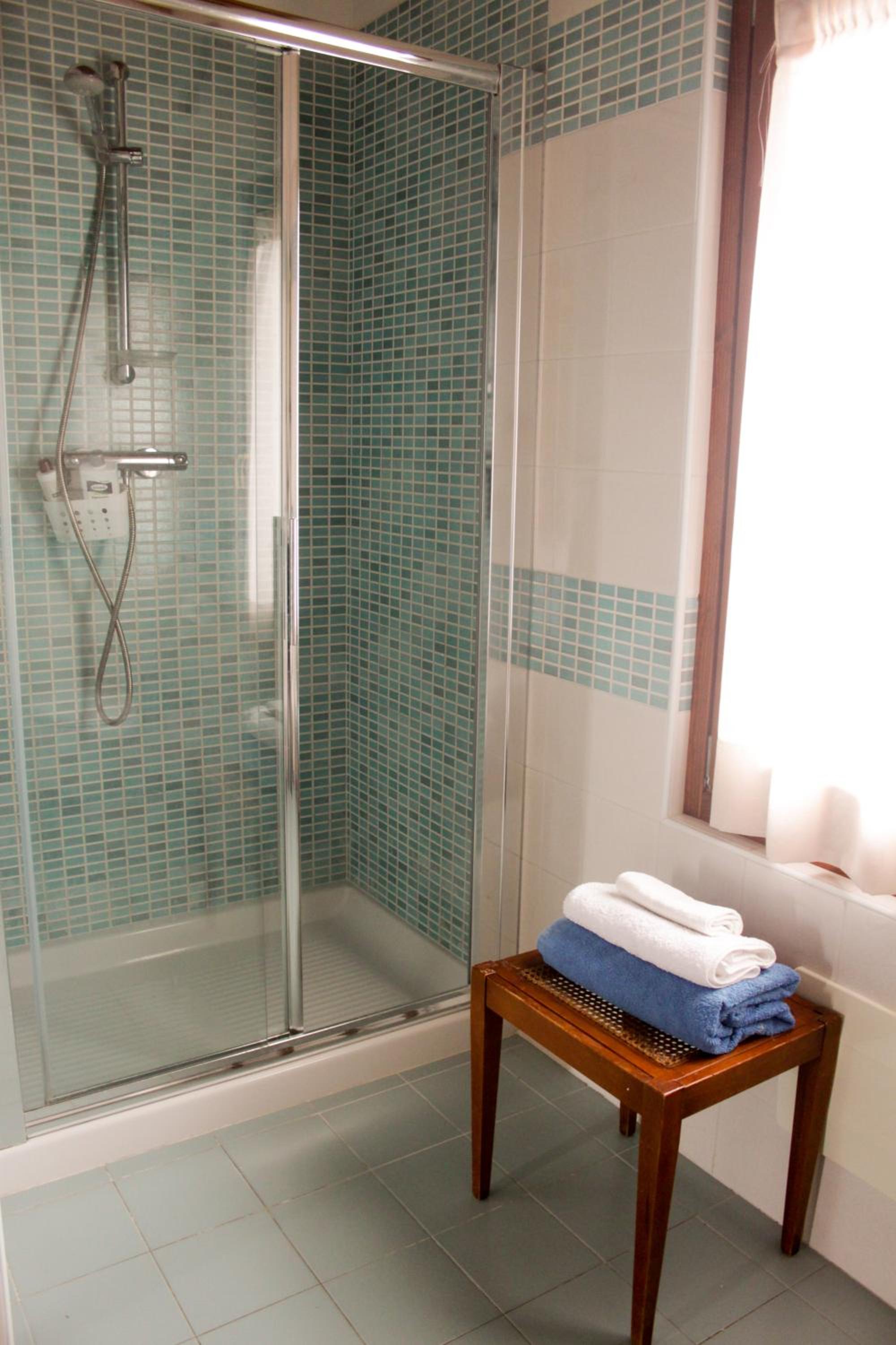 Large Double Room photo 1