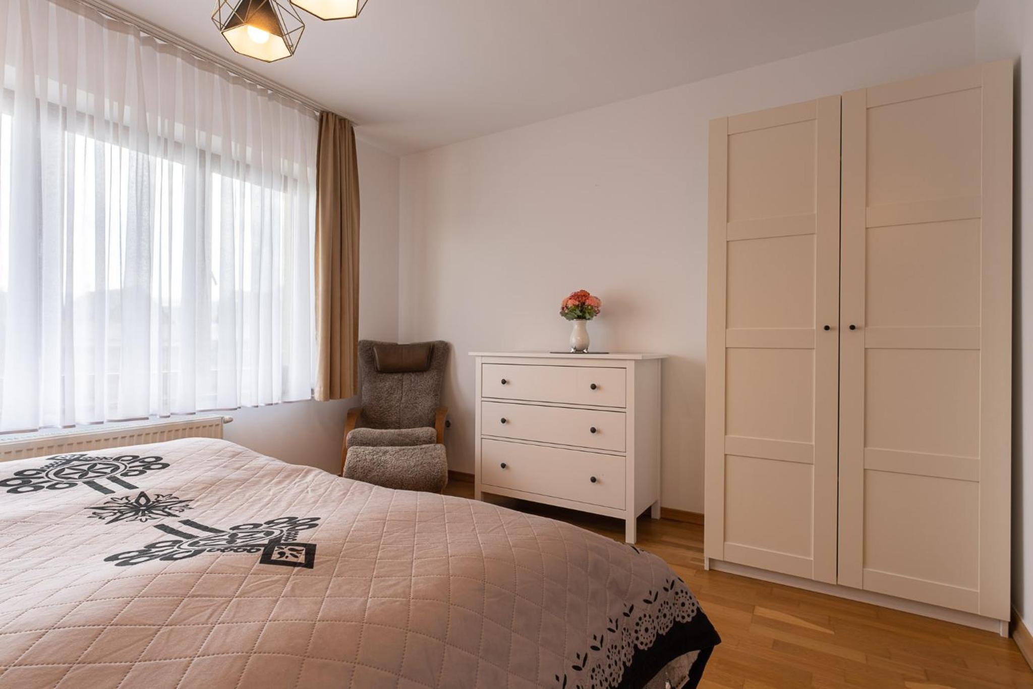 One-Bedroom Apartment - Photo 11