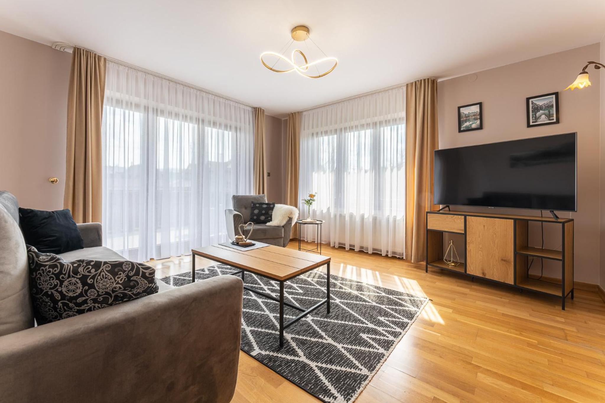 One-Bedroom Apartment - Photo 1