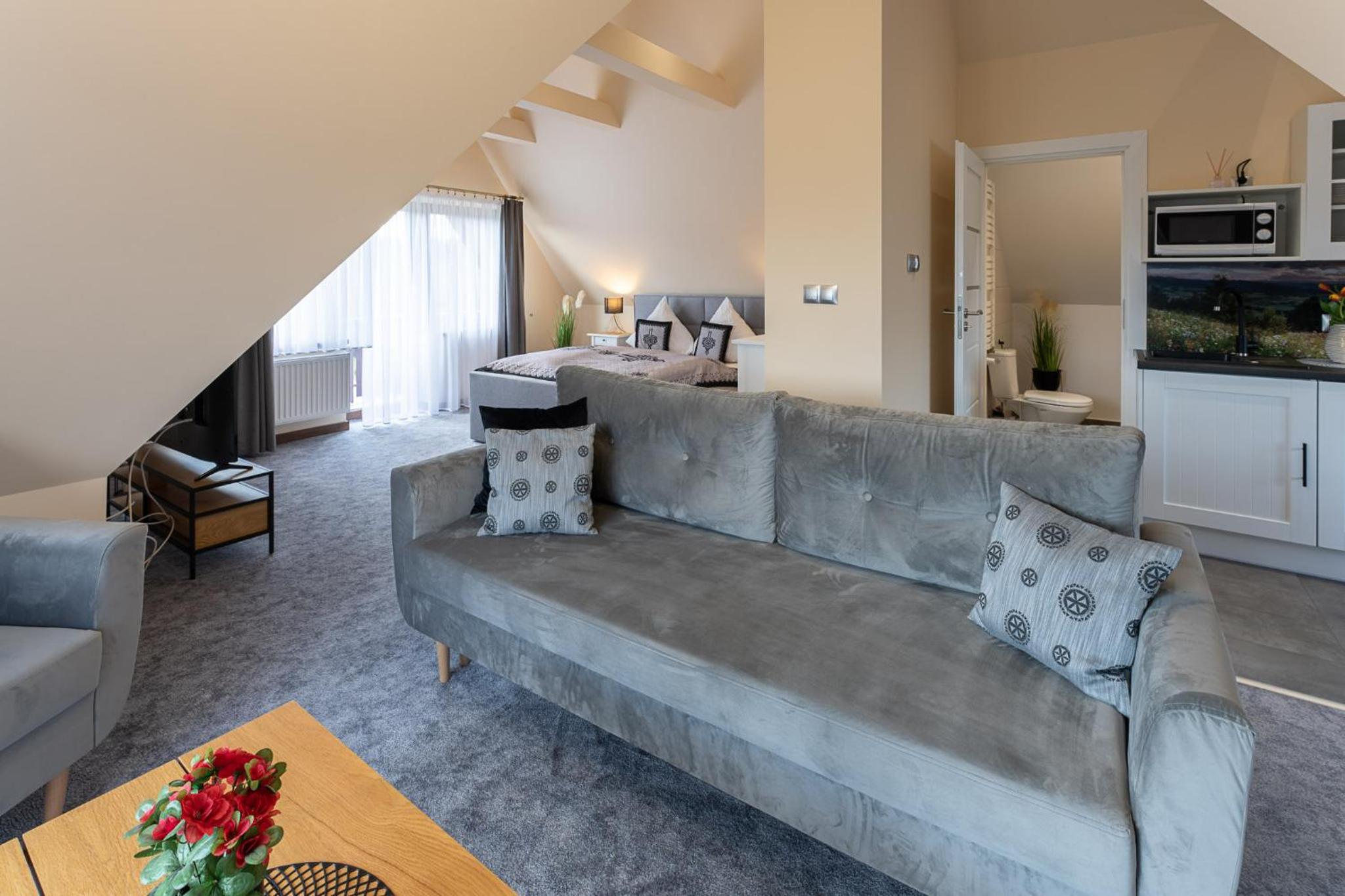 Apartment with Mountain View - Photo 5