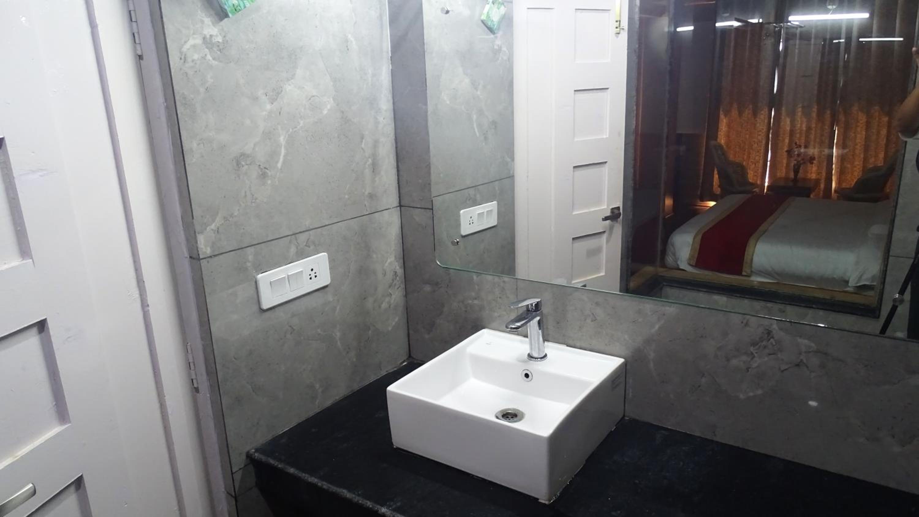 Double Room with Balcony photo 2