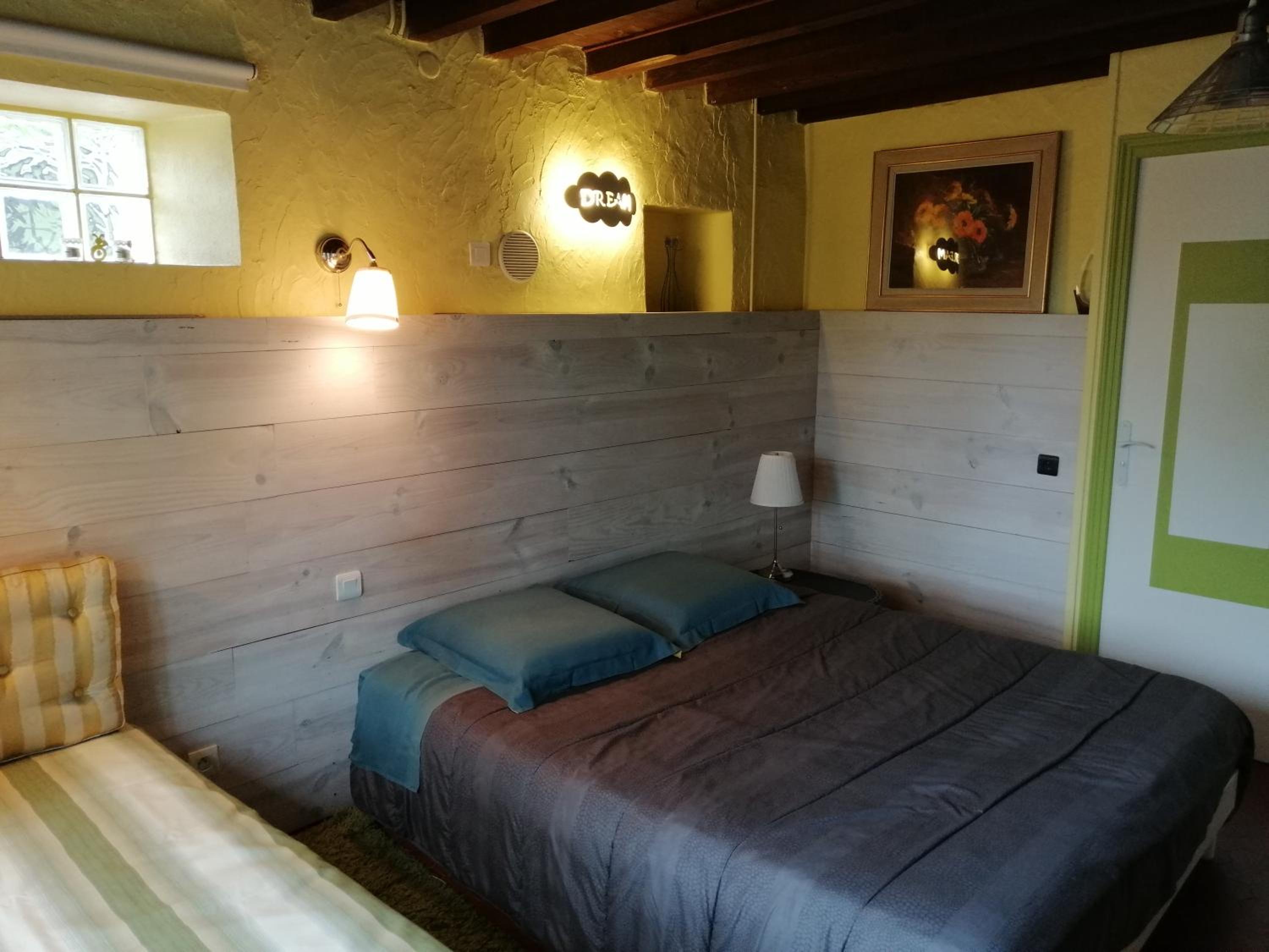 Queen Room with Garden View - Photo 1