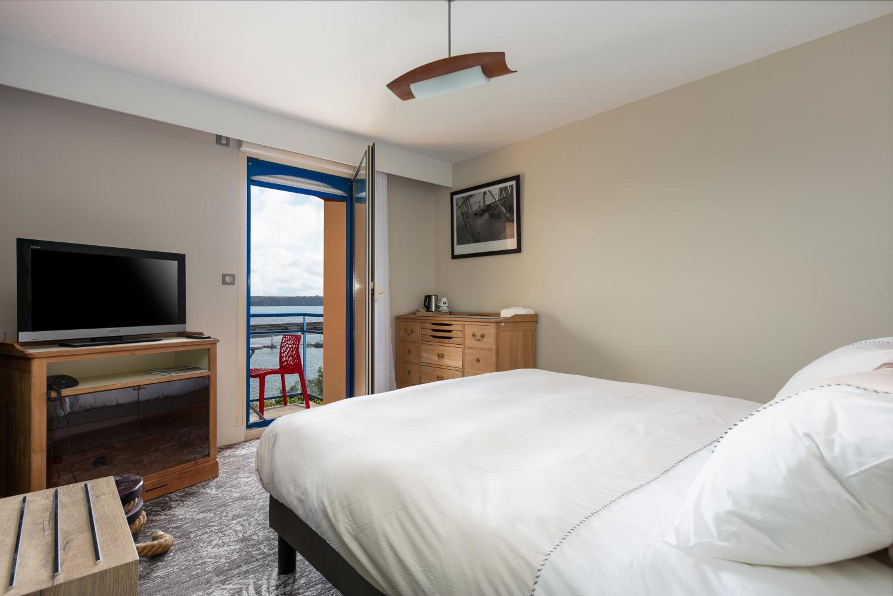 Suite with Sea View - Photo 6