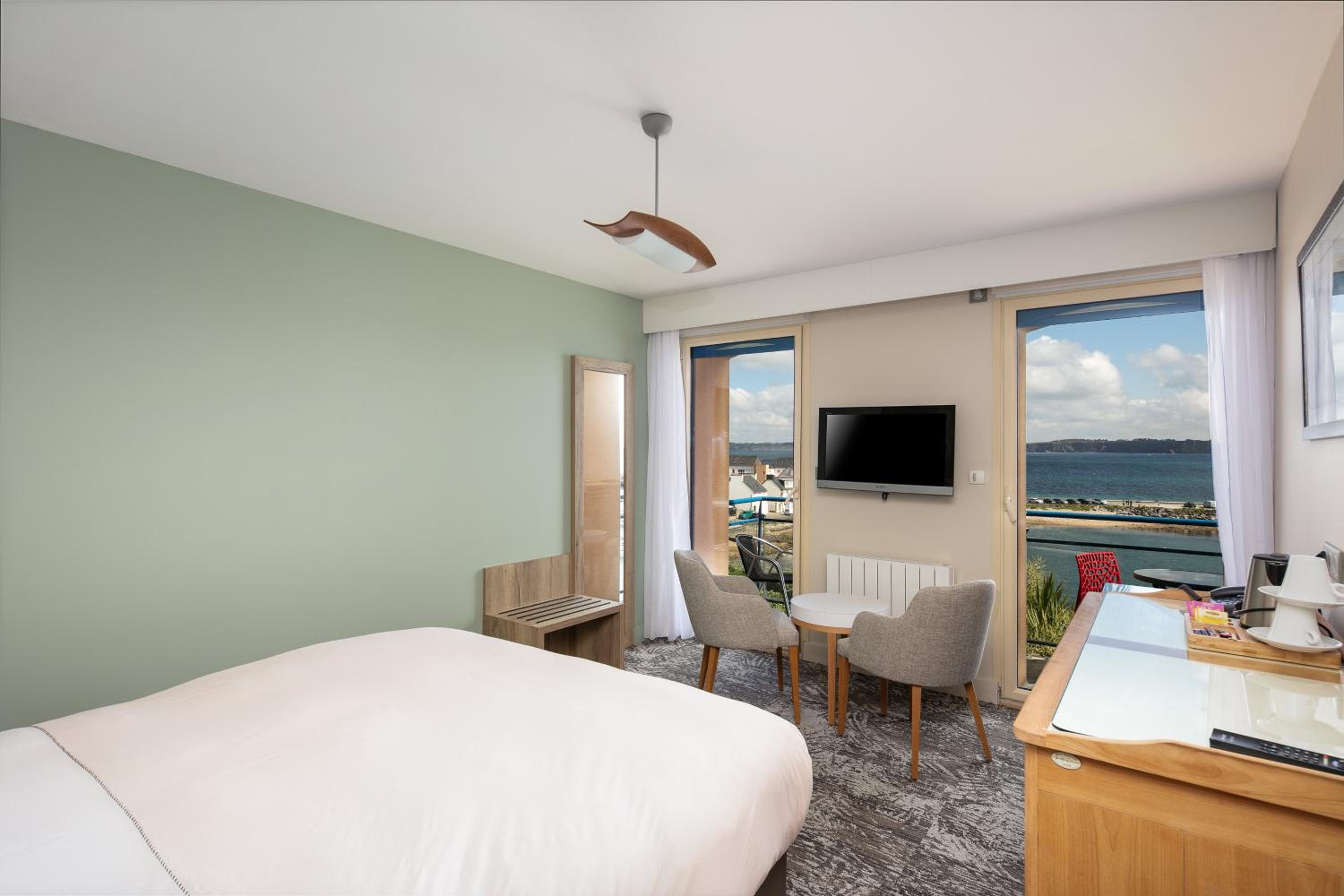Suite with Sea View - Photo 5