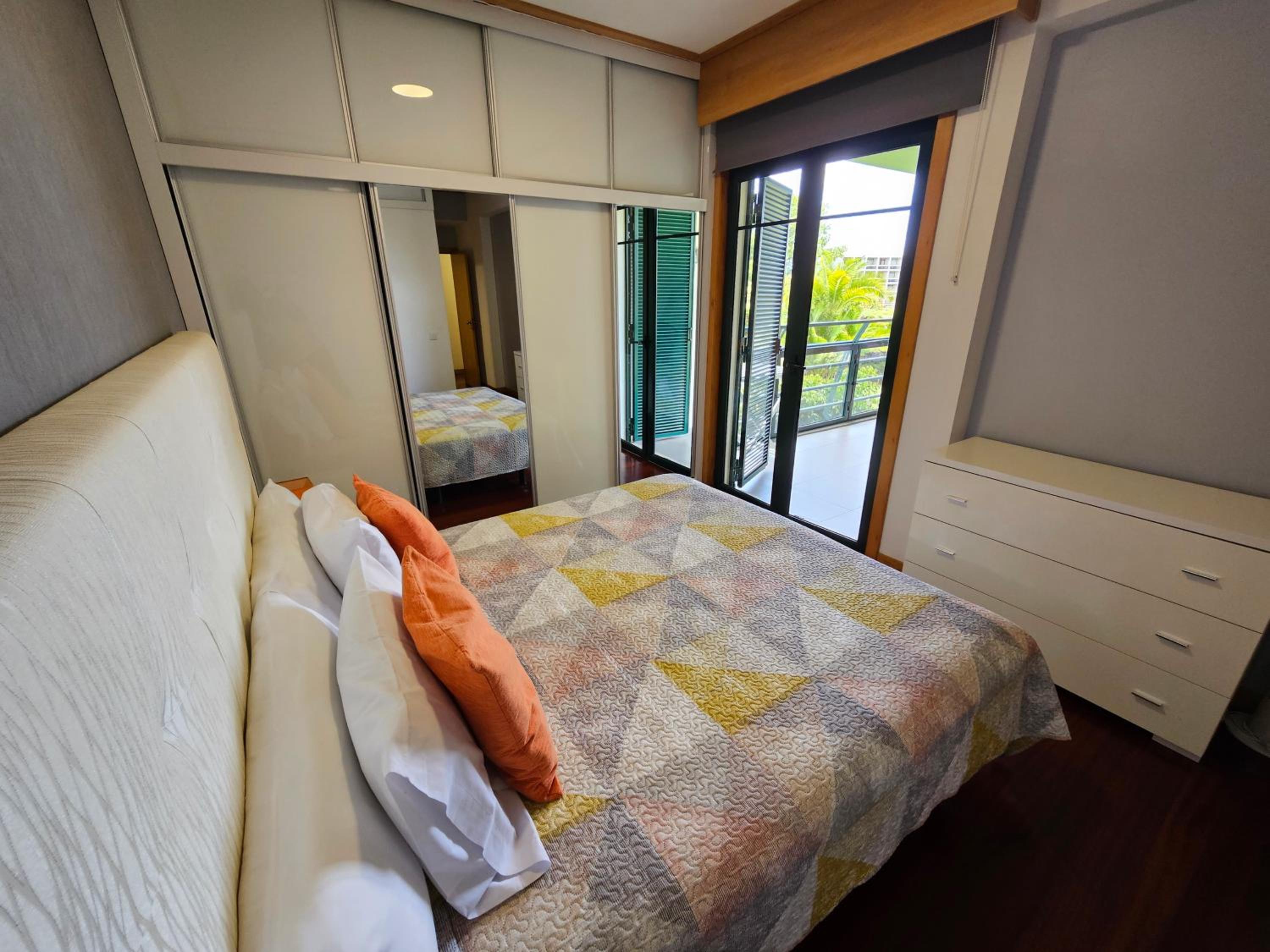 Two-Bedroom Apartment with Garden View photo 2