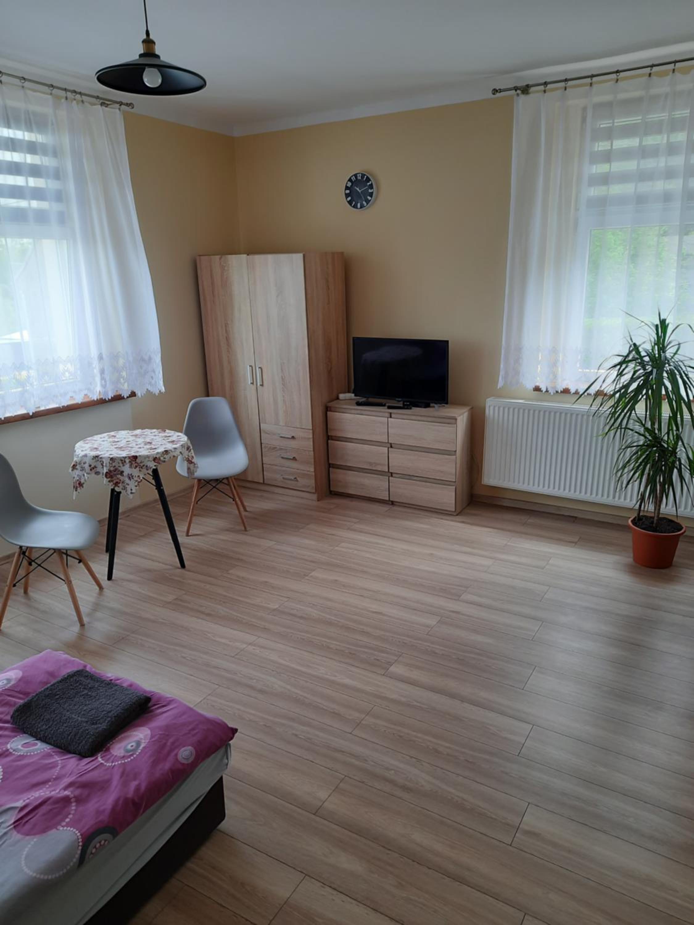 Twin Room with Bathroom - Photo 8