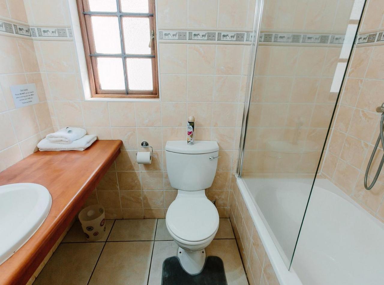 Deluxe Double Room (2 Adults + 1 Child) photo 2