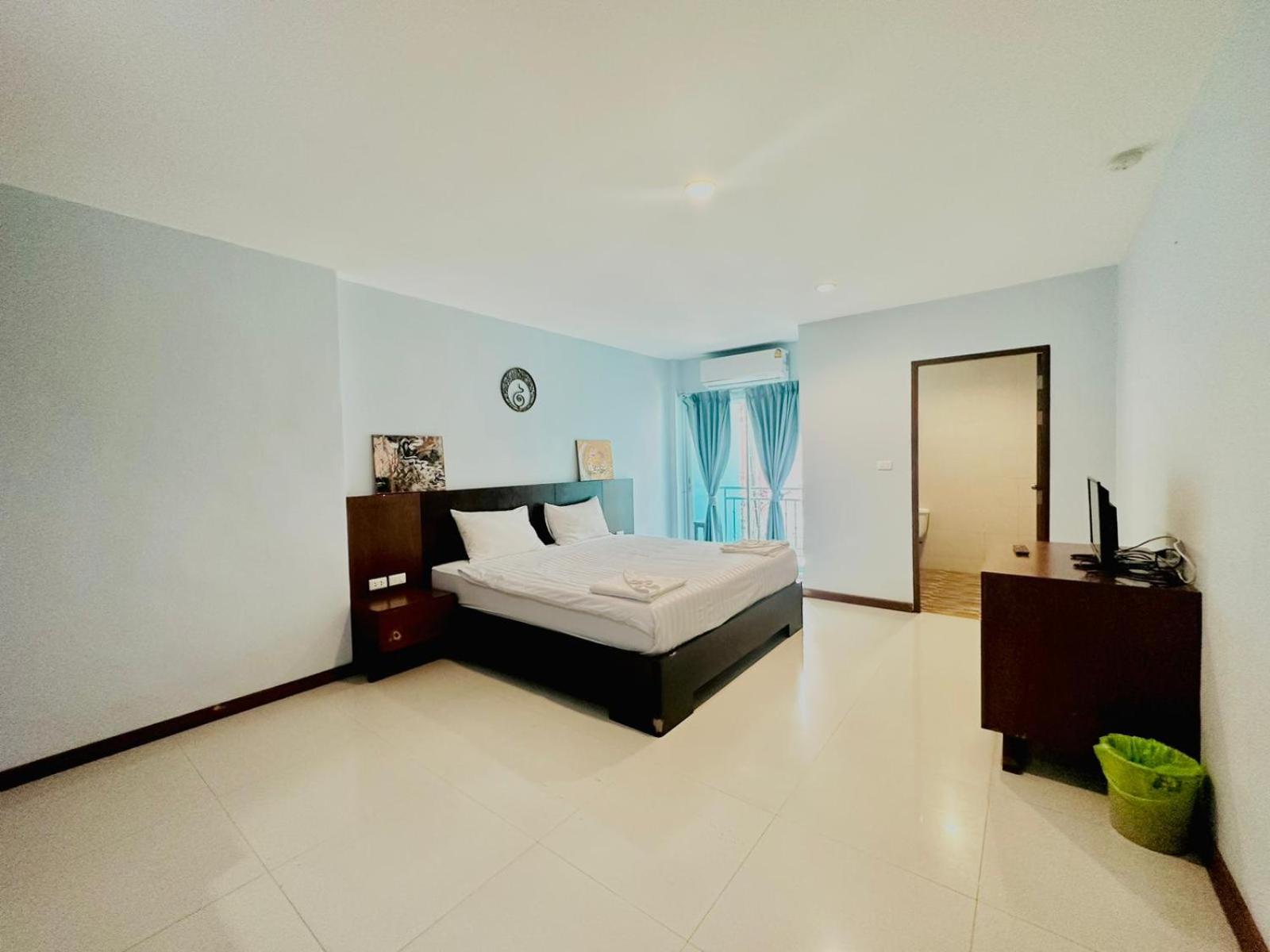 Deluxe Double Room - Photo 7
