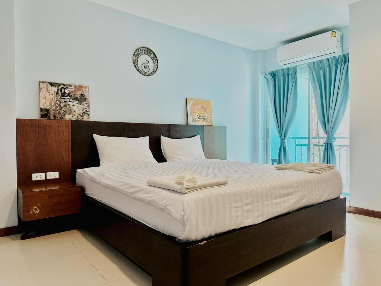 Deluxe Double Room - Photo 11