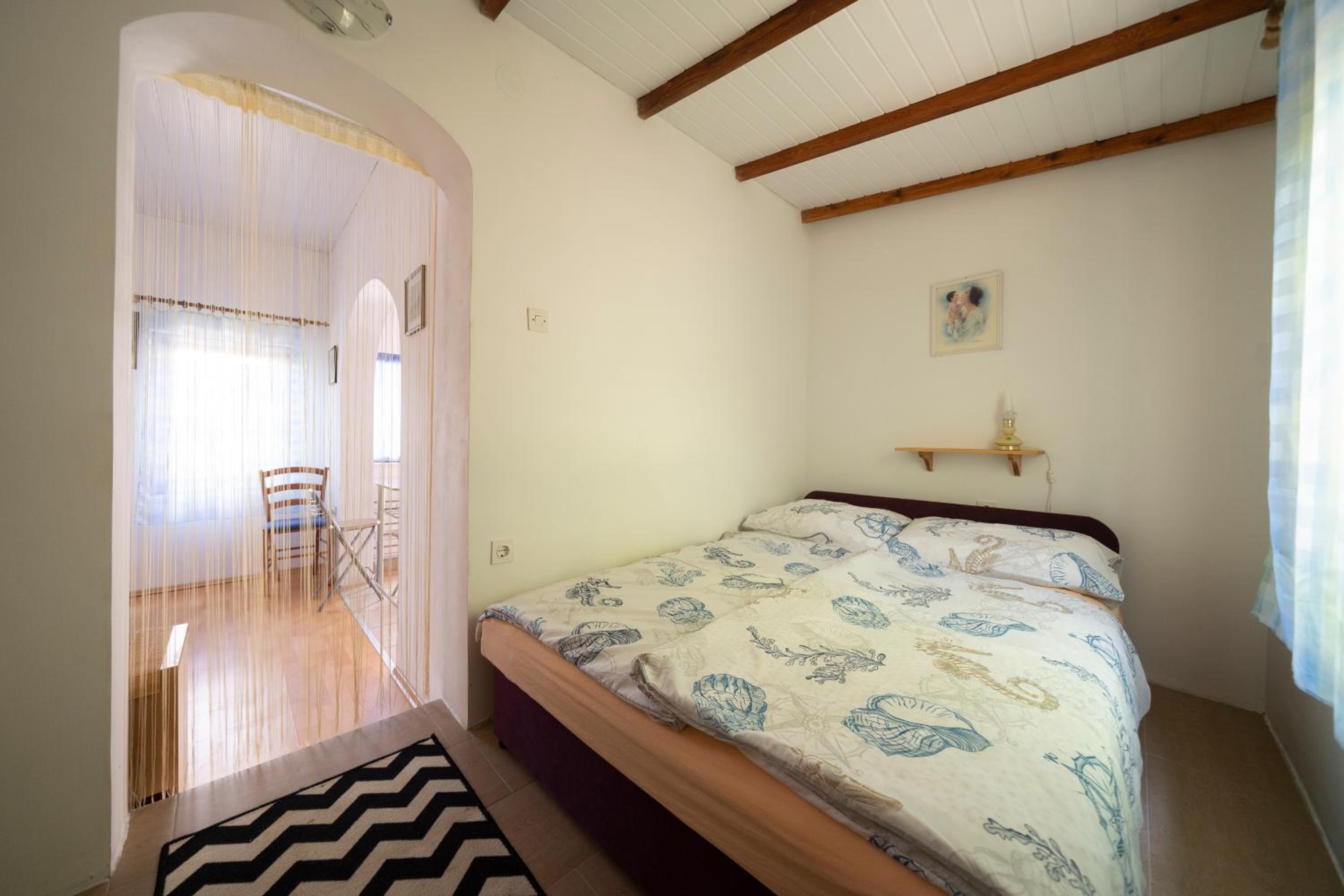 One-Bedroom Apartment - Photo 6