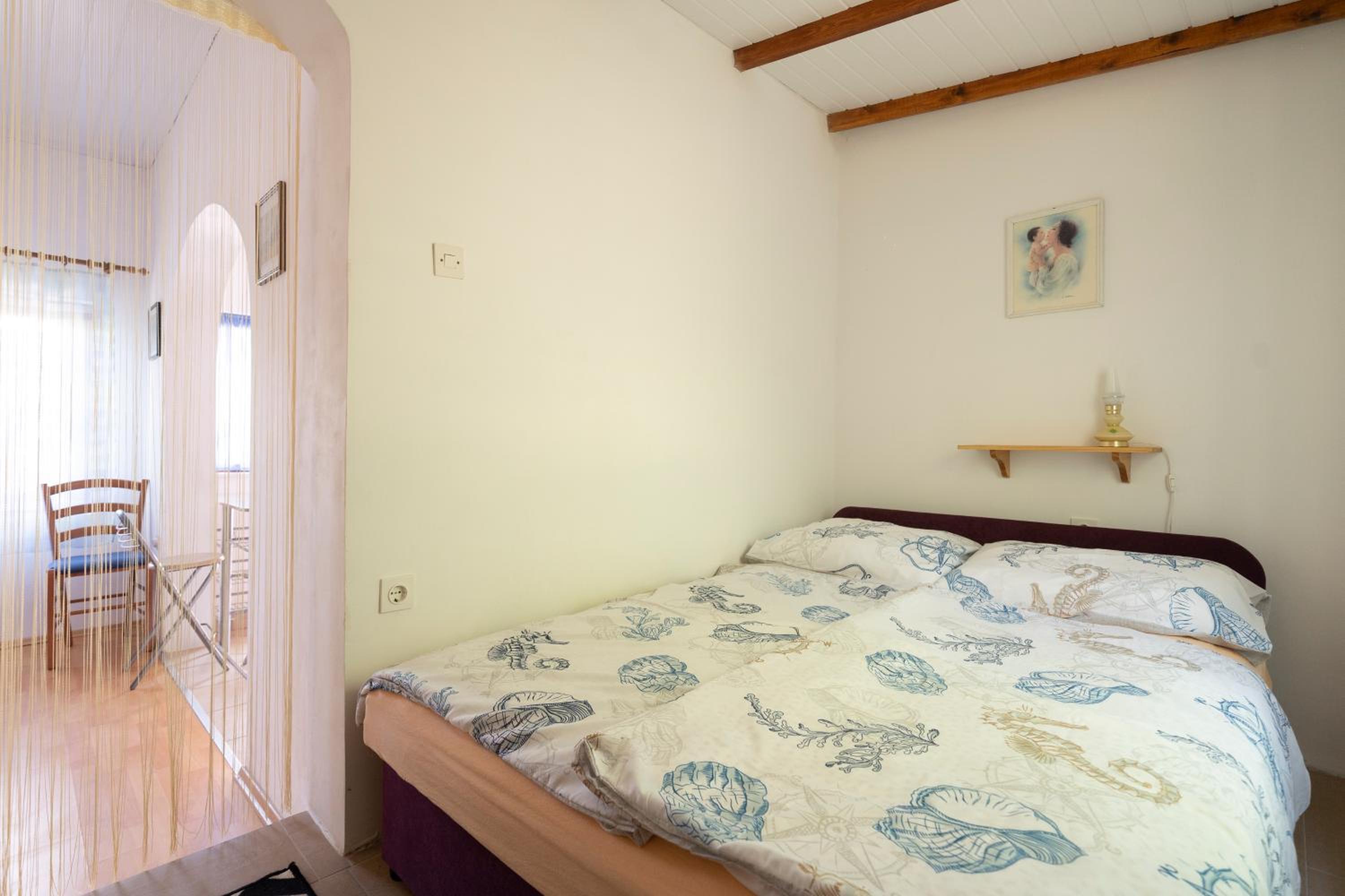 One-Bedroom Apartment - Photo 8