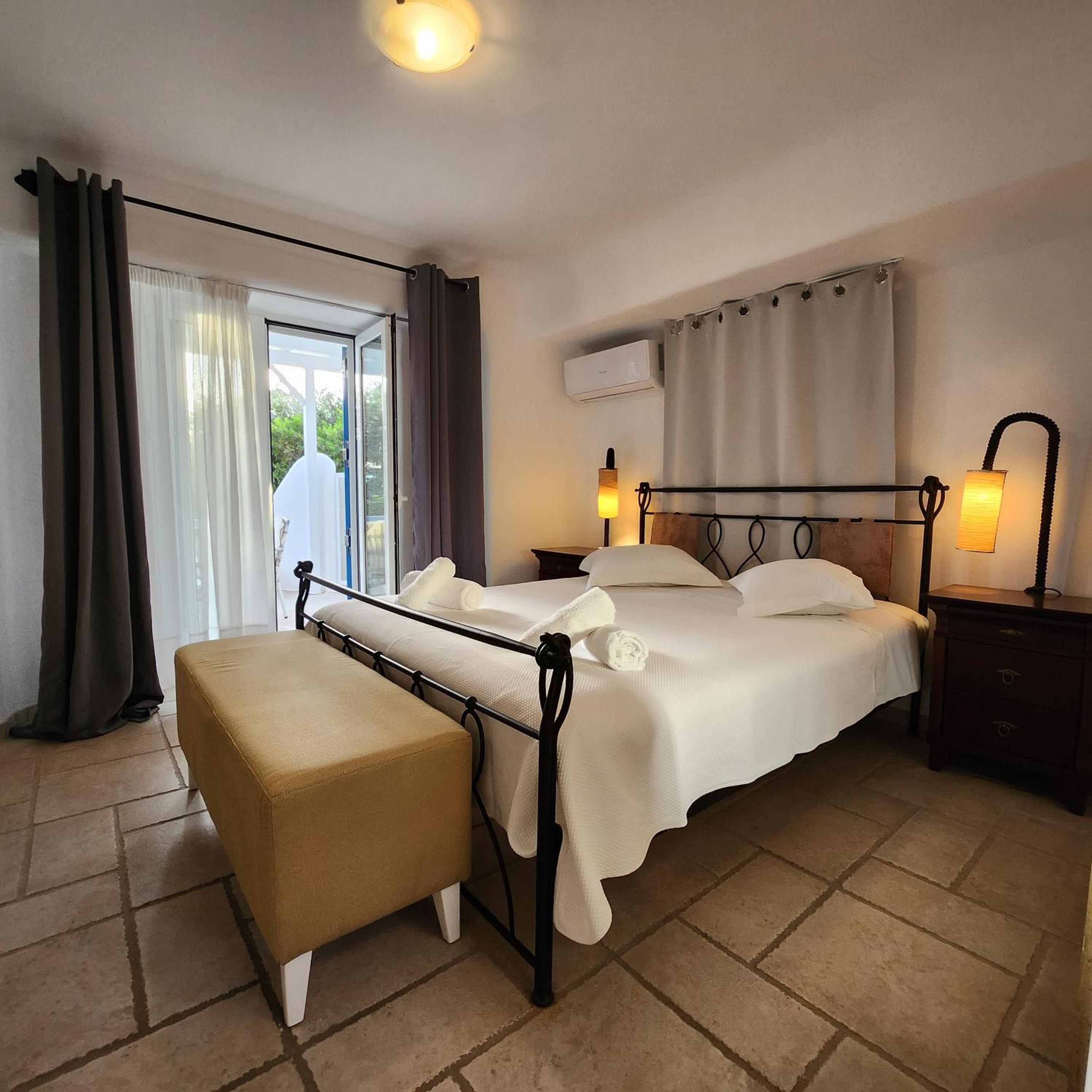 Deluxe Suite with Spa Bath photo 1