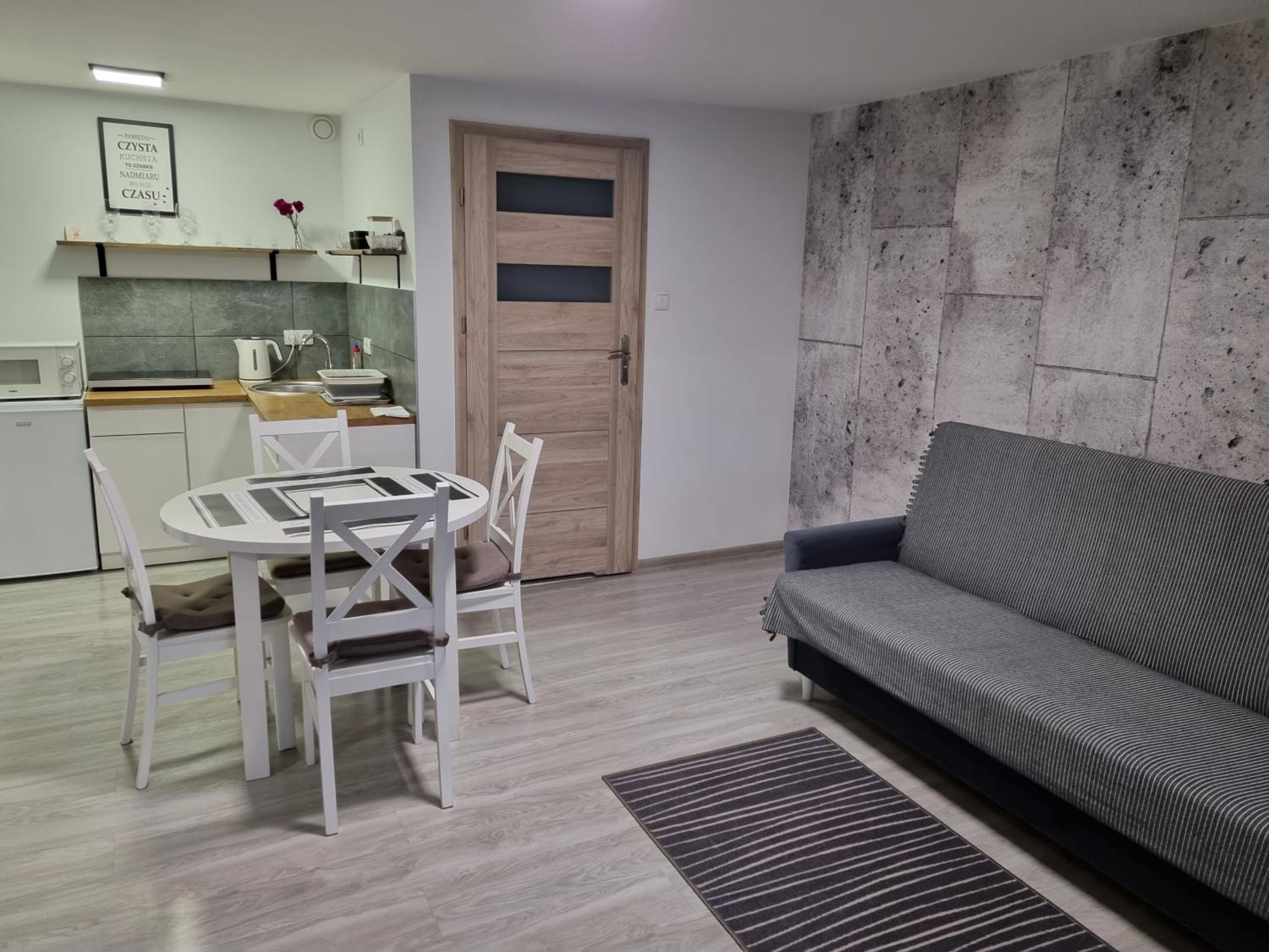 Apartment - Ground Floor - Photo 2