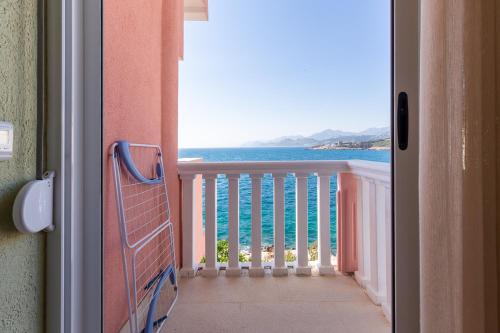 Studio Apartment with Sea View photo 3