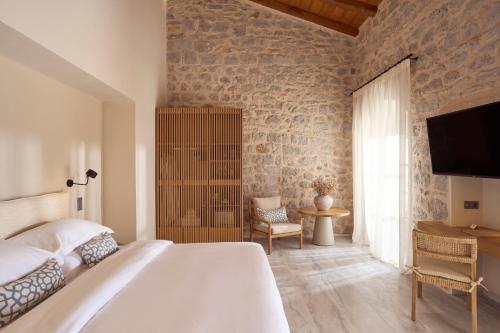 Beachfront Suite with Private Pool - Photo 7