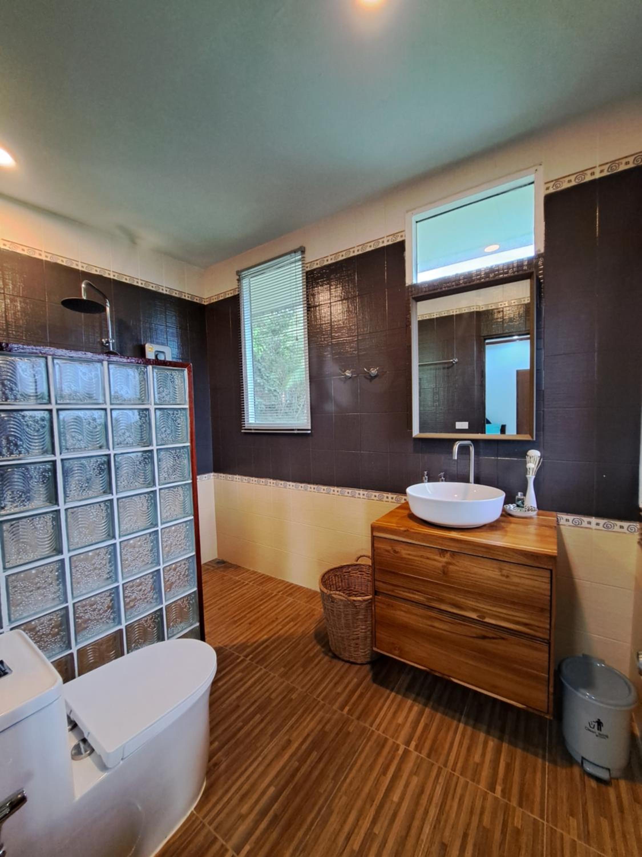 Villa with Sea View - Photo 9