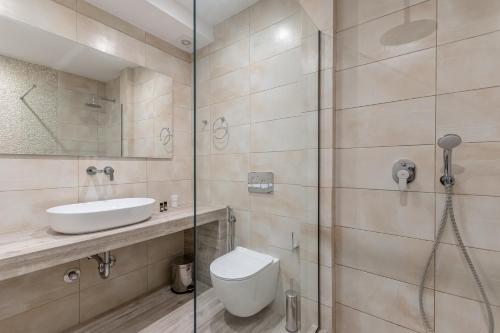 Two-Bedroom Apartment - Photo 18