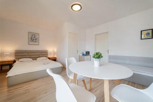 Triple Room with Balcony photo 2