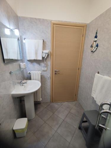 Quadruple Room with Balcony photo 2