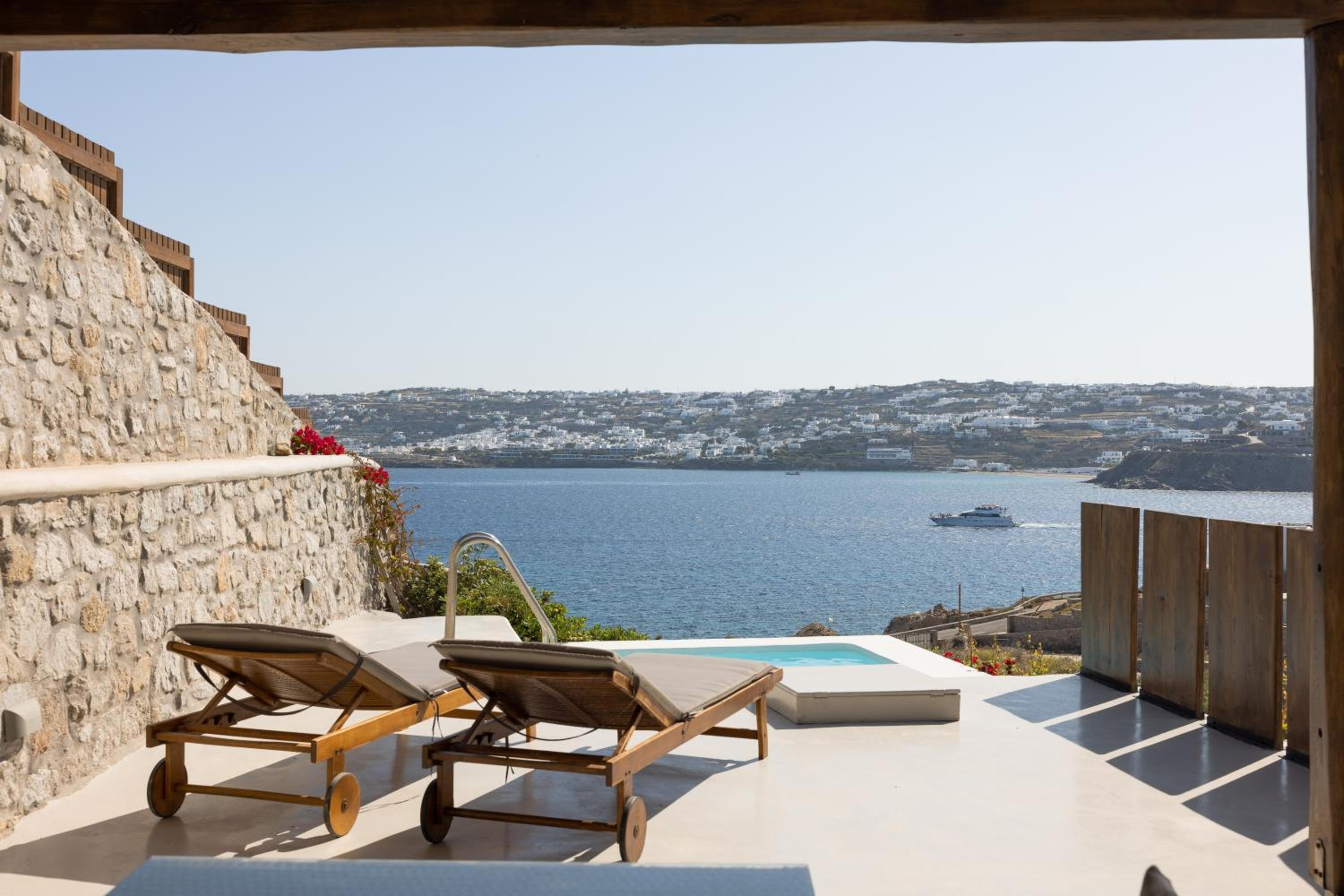 Luxury One-Bedroom Apartment with Private Pool