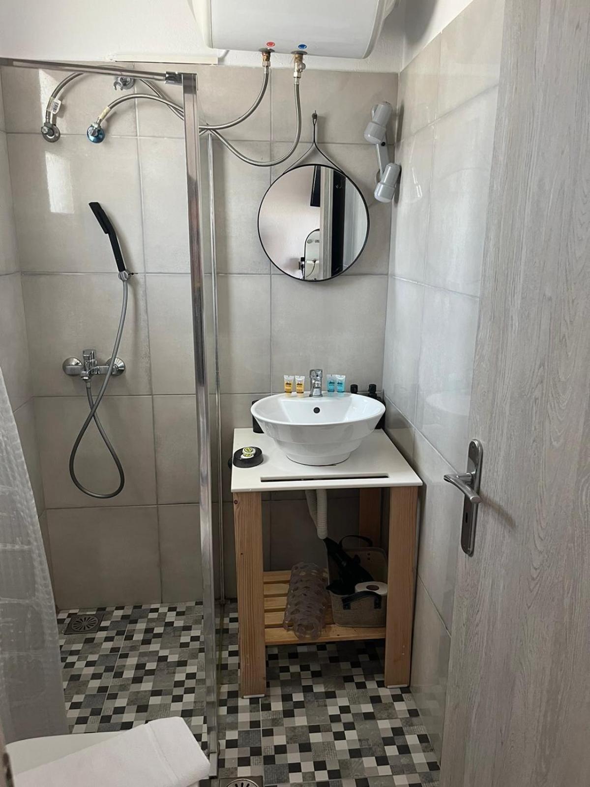 Double Room - Photo 19