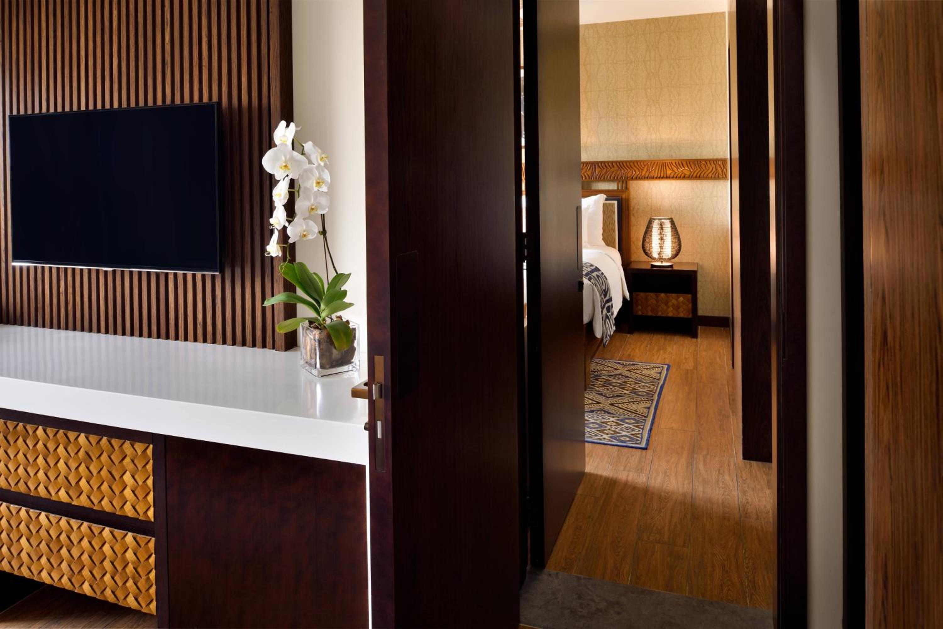 Family Room with Theme Park Access, Guest room, Resort view, Balcony (Complimentary Shuttle to JBR Beach, MOE & Dubai Mall)