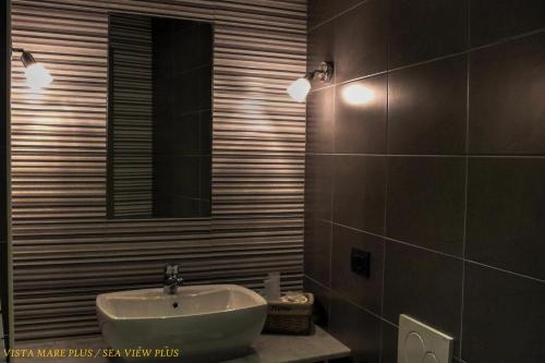 Superior Double Room with Sea View - Photo 8