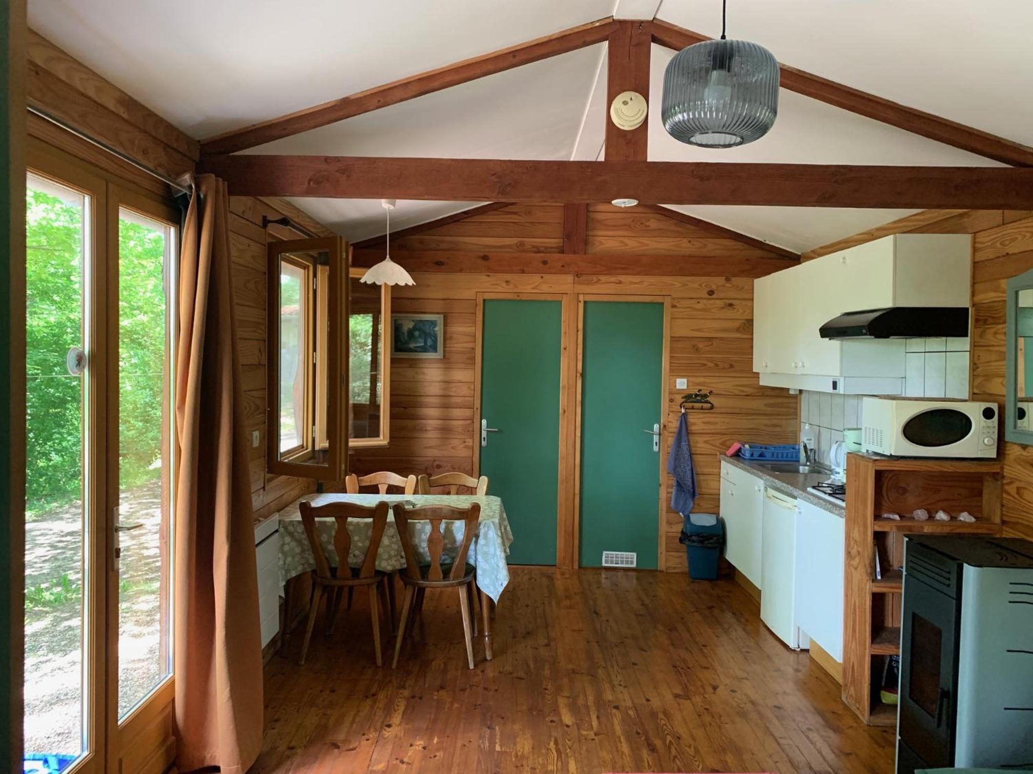 Chalet (6 Adults) photo 2