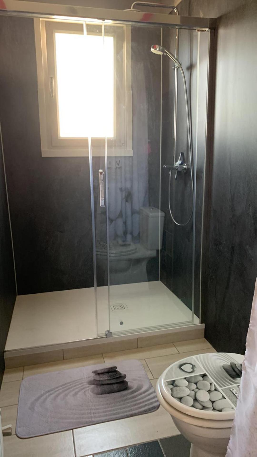Double Room with Private Bathroom - Photo 6