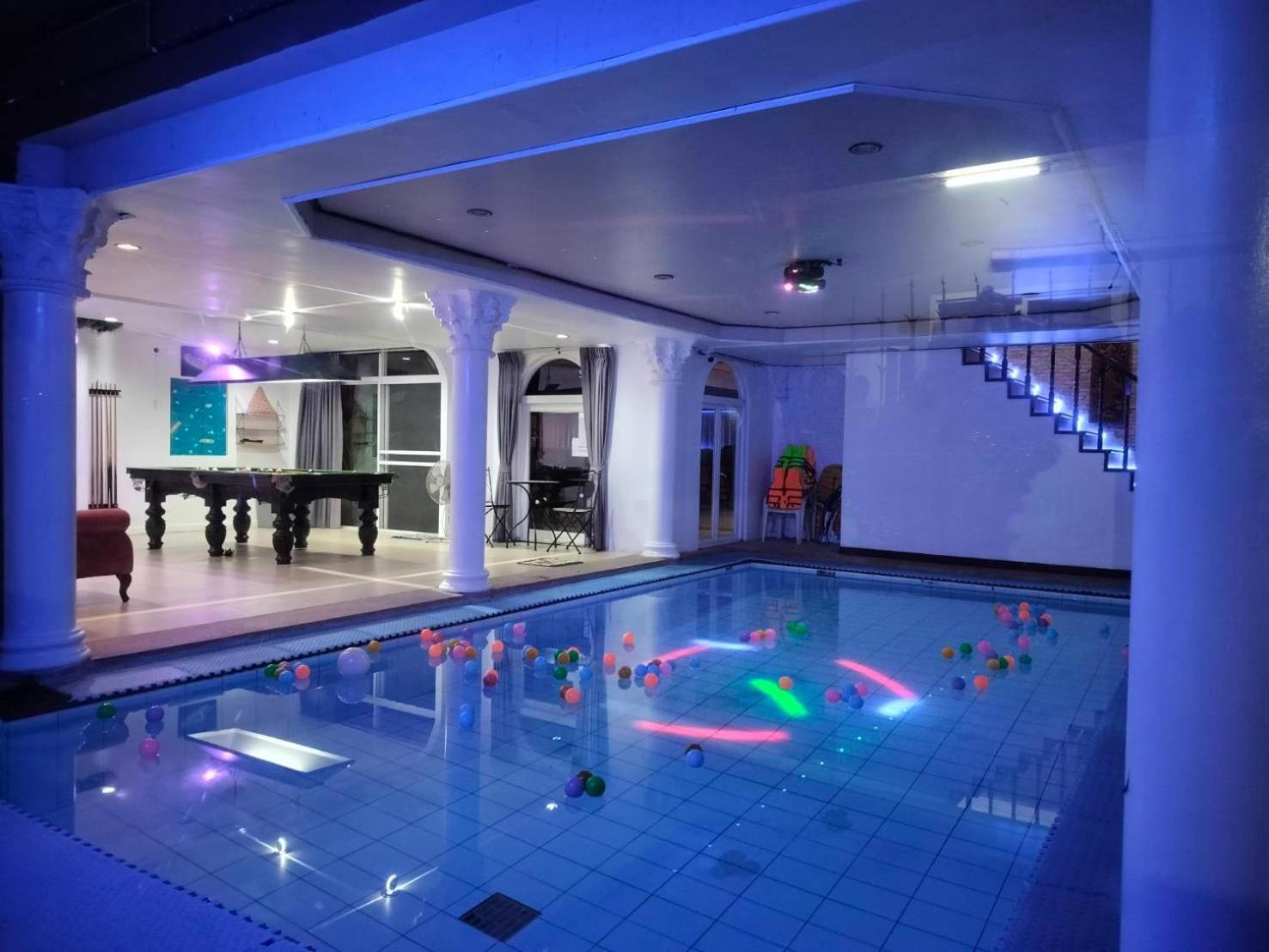 Villa with Private Pool - Photo 96