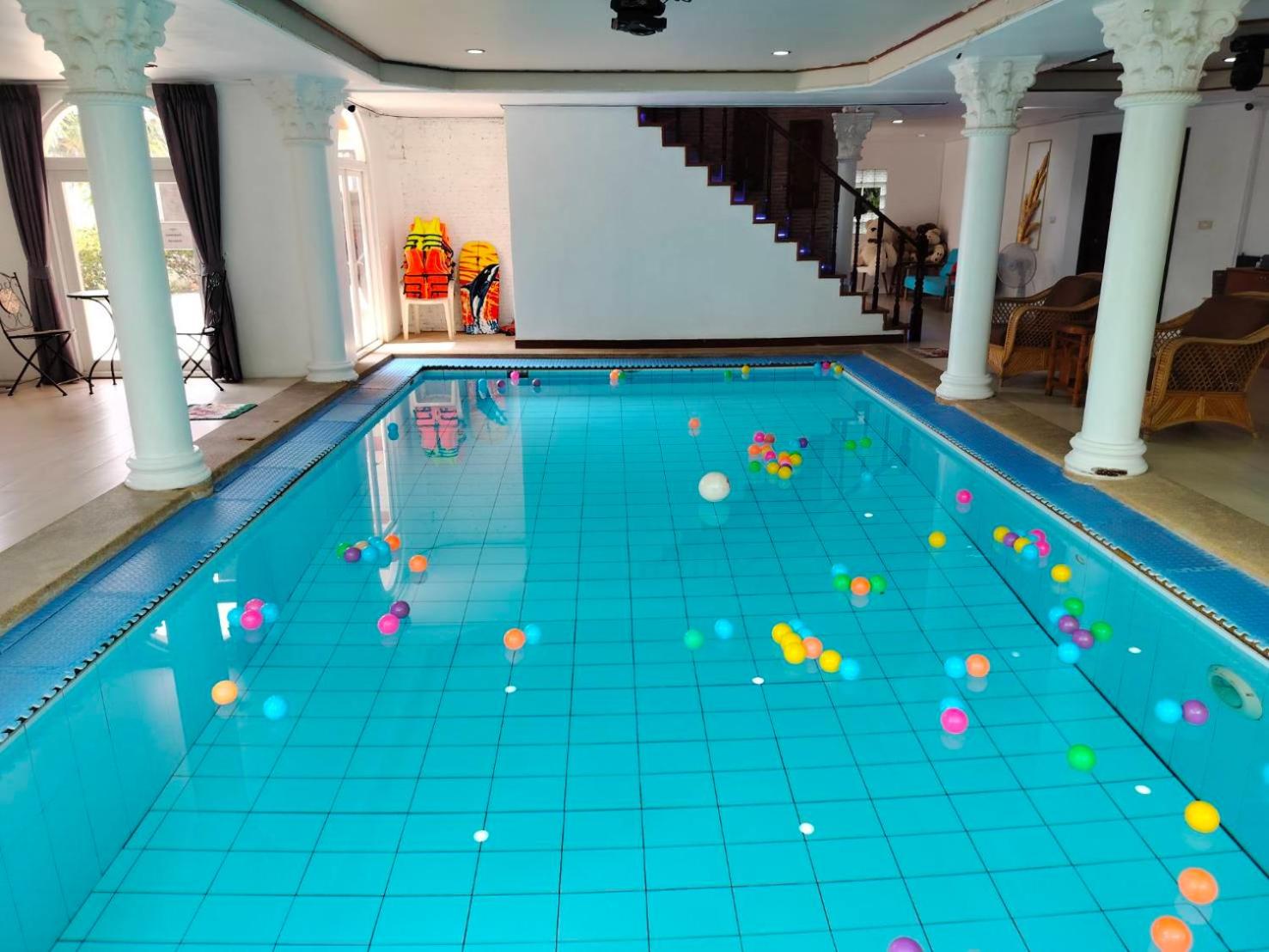 Villa with Private Pool - Photo 111