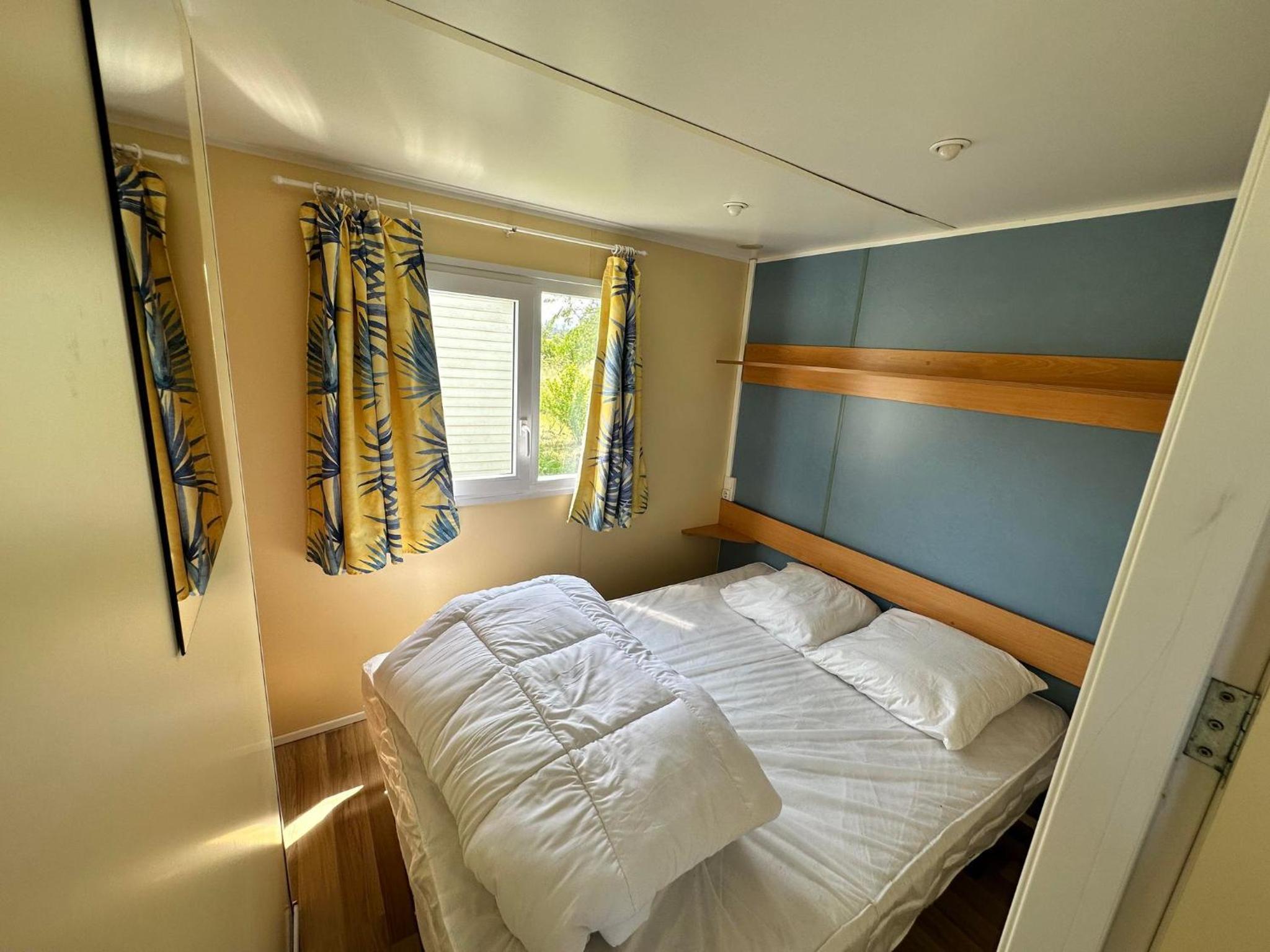 Mobile Home - Photo 4