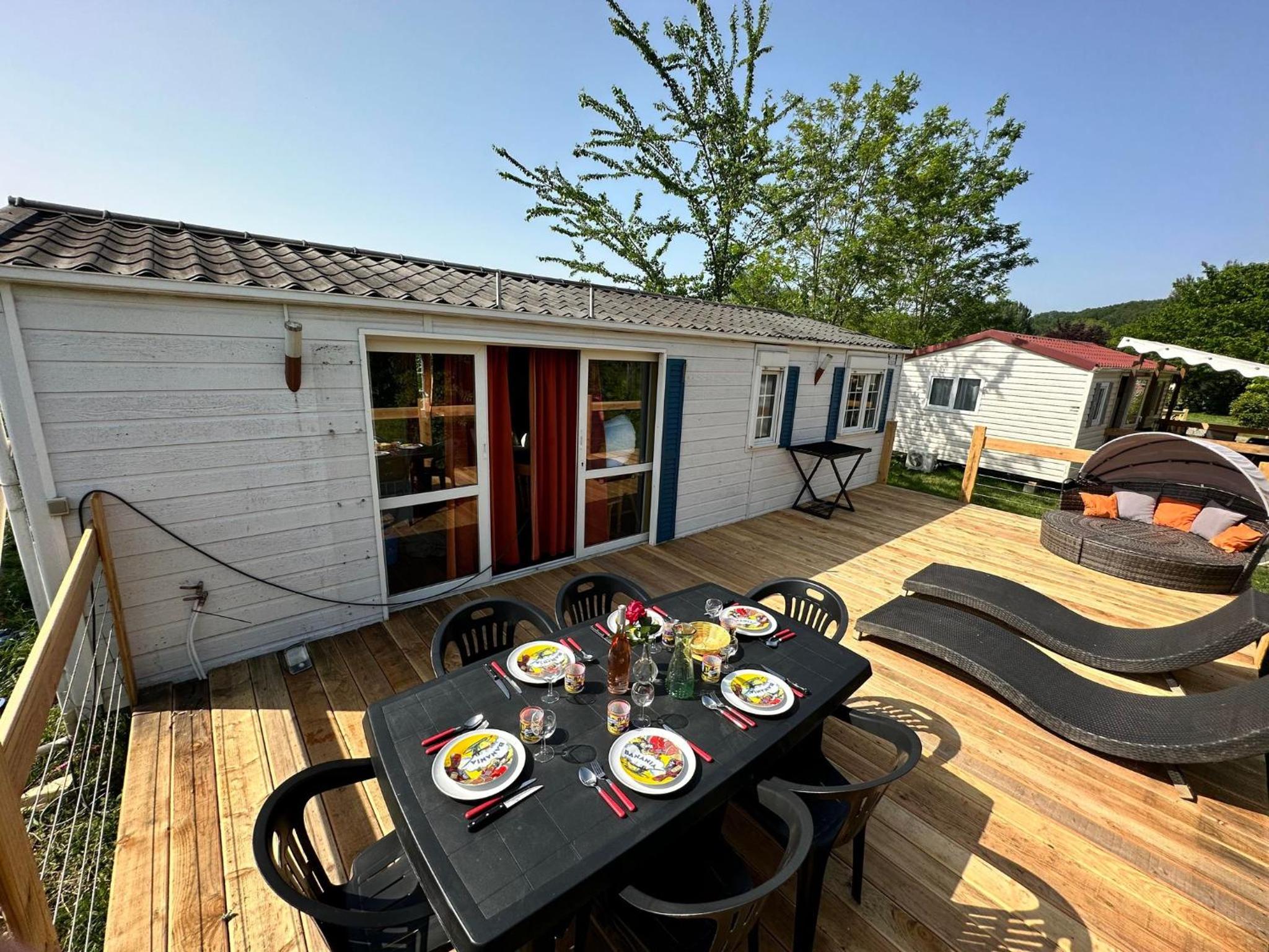 Mobile Home photo 1