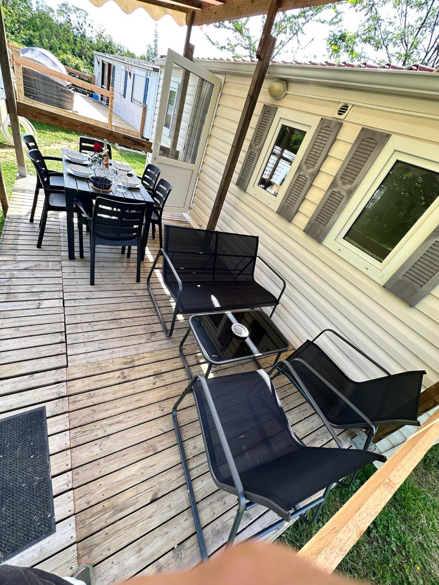 Mobile Home photo 1