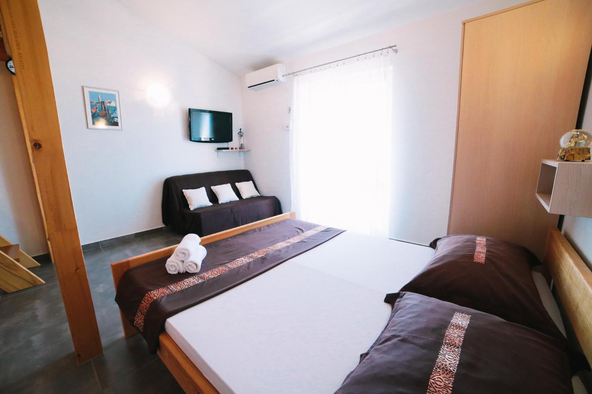 Studio Apartment with Sea View