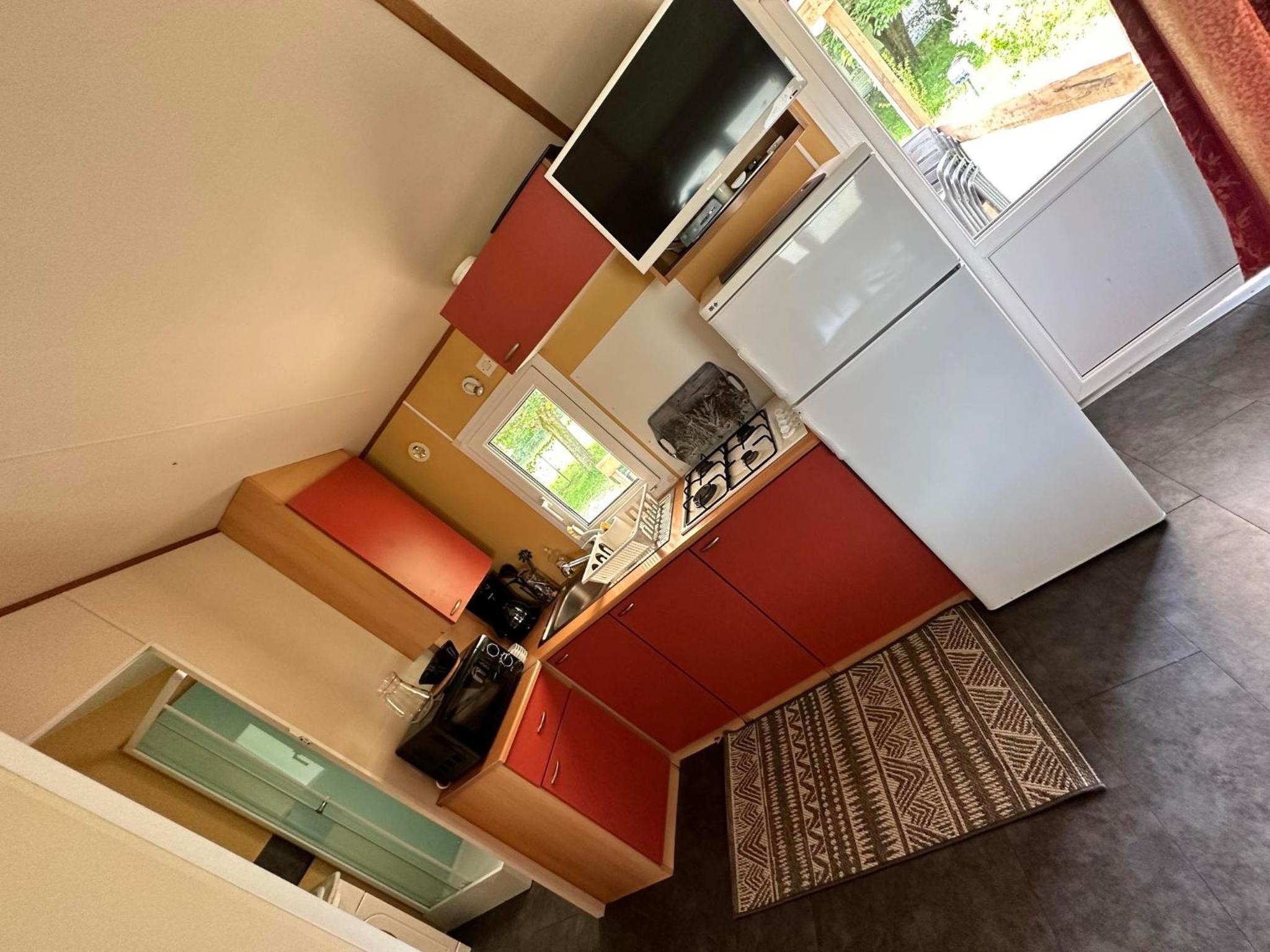 Mobile Home photo 2