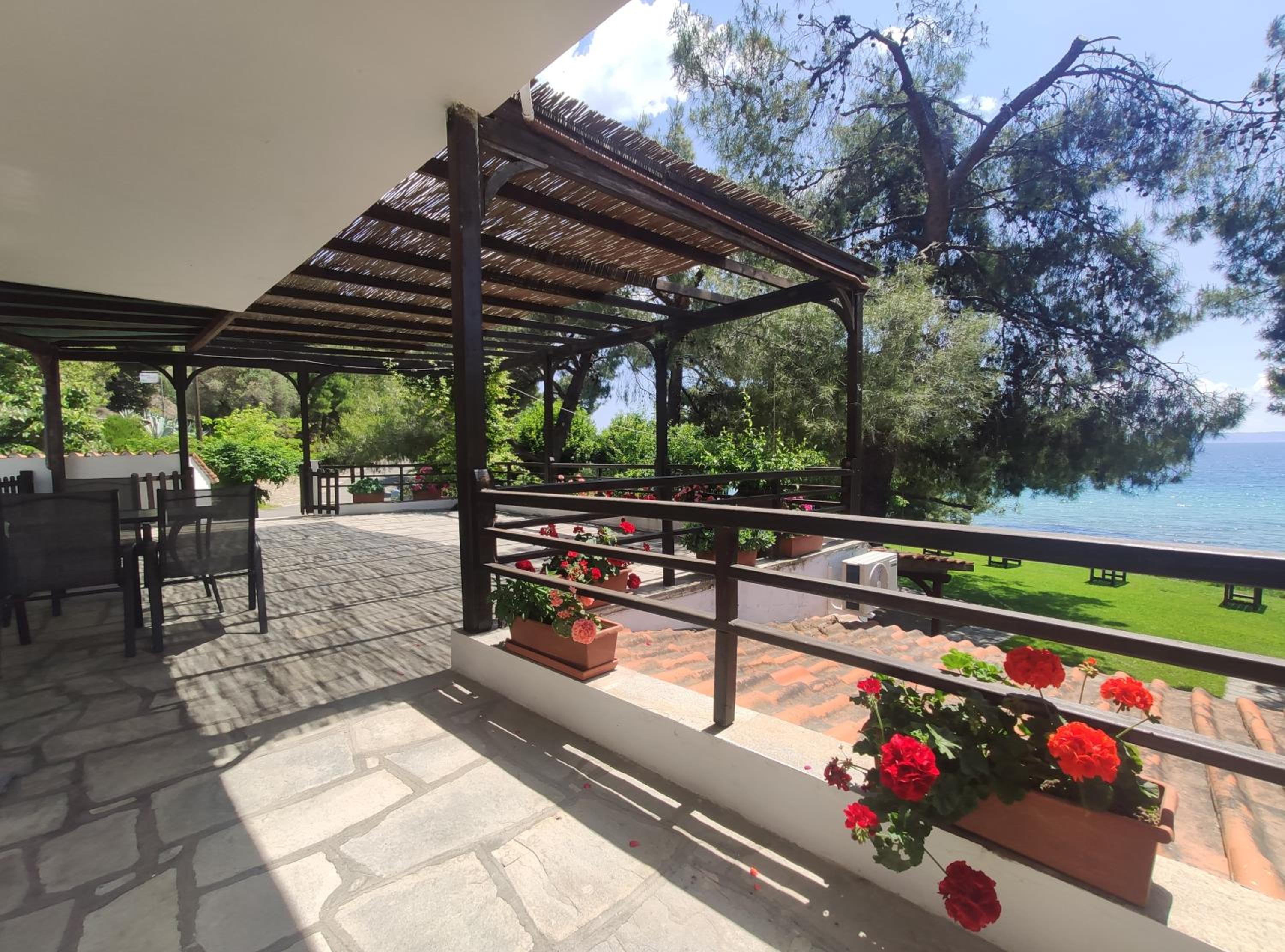 Deluxe Double Room with Balcony and Sea View