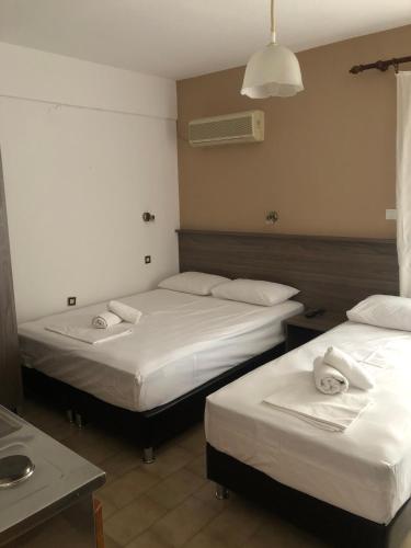 Studio (3 Adults)