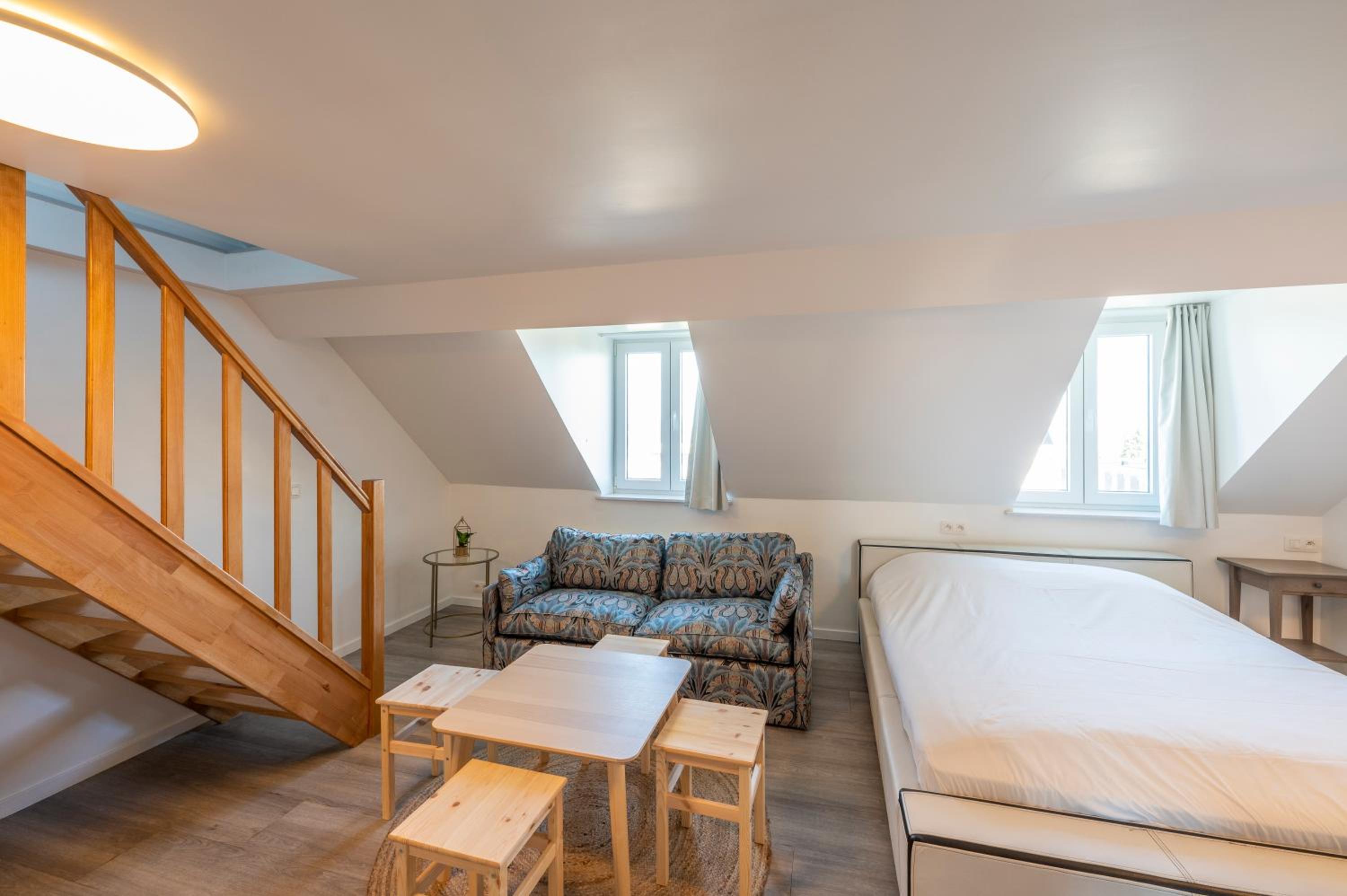 One-Bedroom Apartment - Photo 4