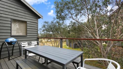 Three-Bedroom House photo 2