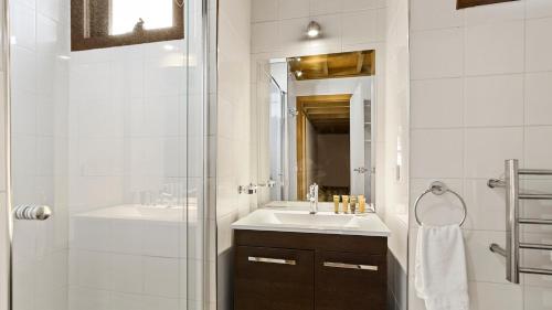 Two-Bedroom House photo 2