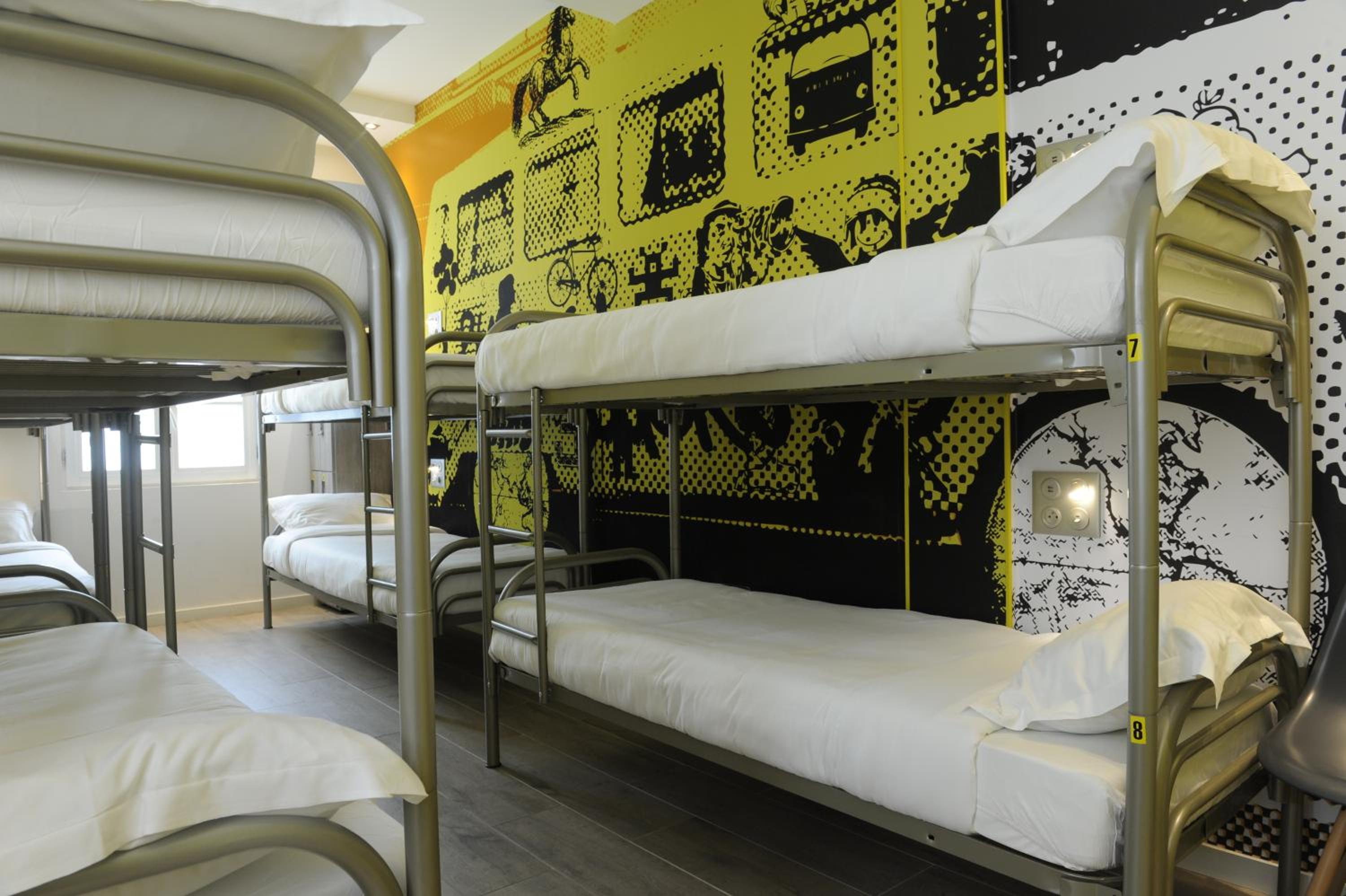 Bed in 8-Bed Mixed Dormitory Room photo 1